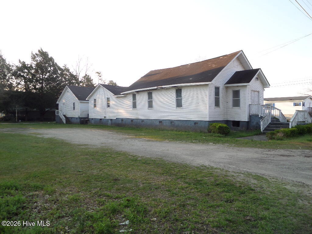 201 Ellington Street Property Photo 2