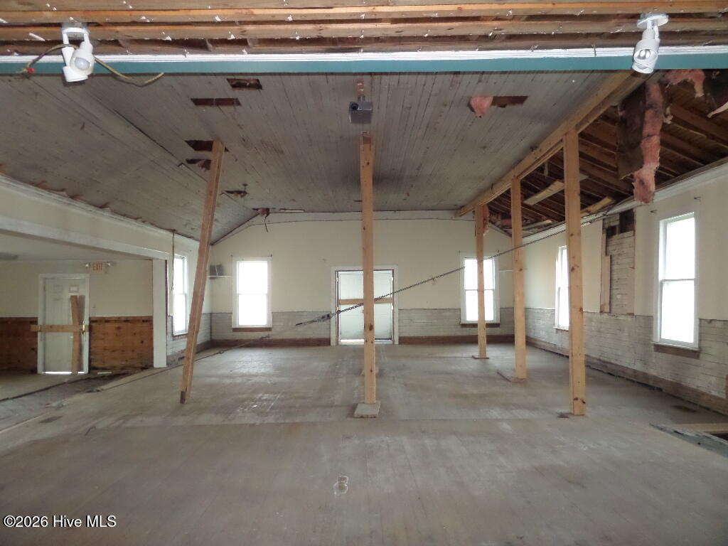201 Ellington Street Property Photo 5