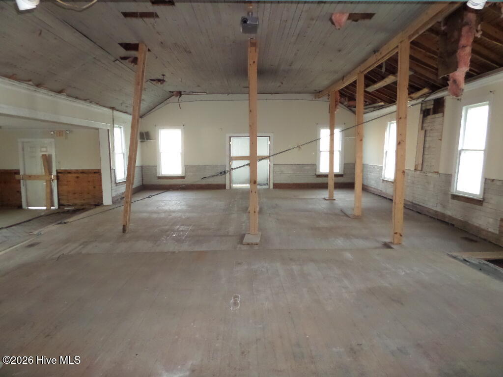 201 Ellington Street Property Photo 6