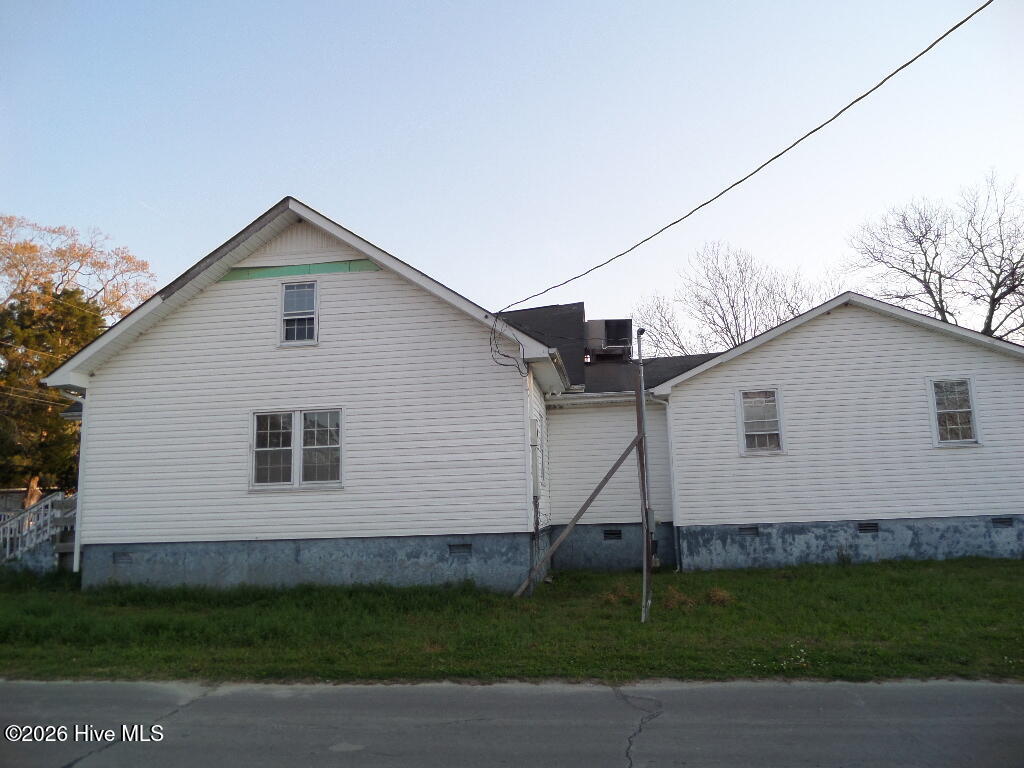 201 Ellington Street Property Photo 13