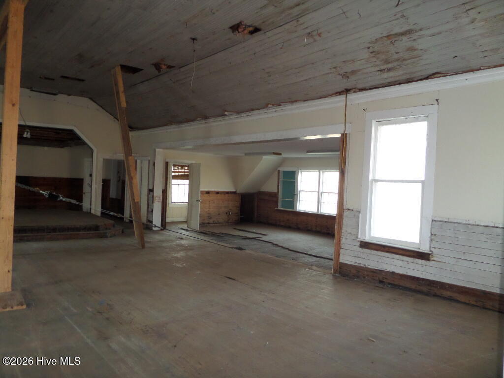 201 Ellington Street Property Photo 18
