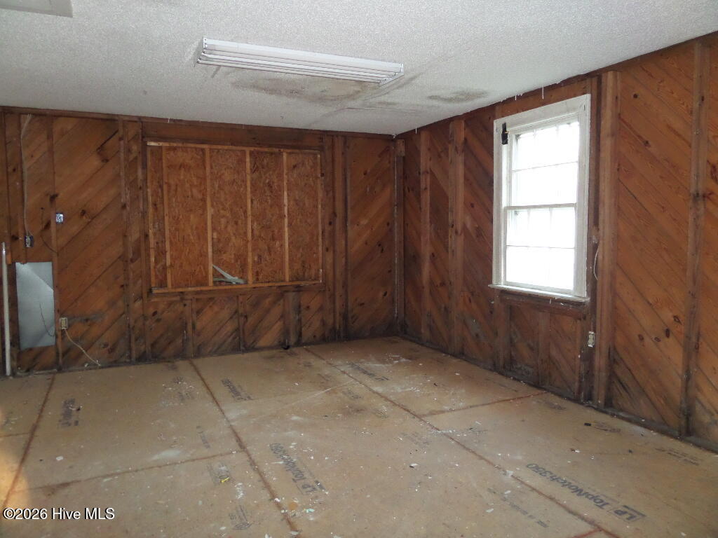 201 Ellington Street Property Photo 22