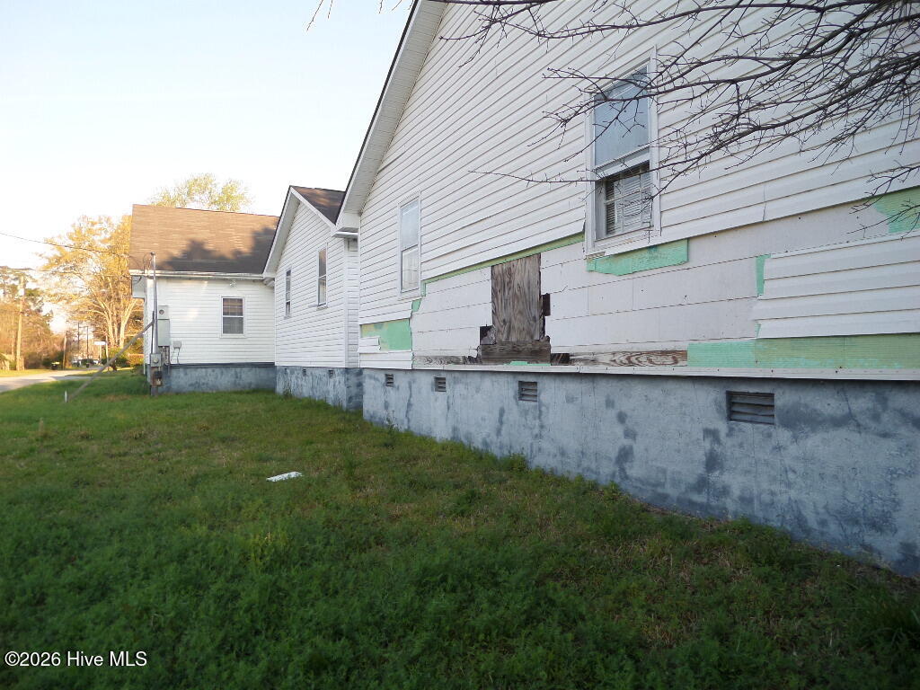 201 Ellington Street Property Photo 27