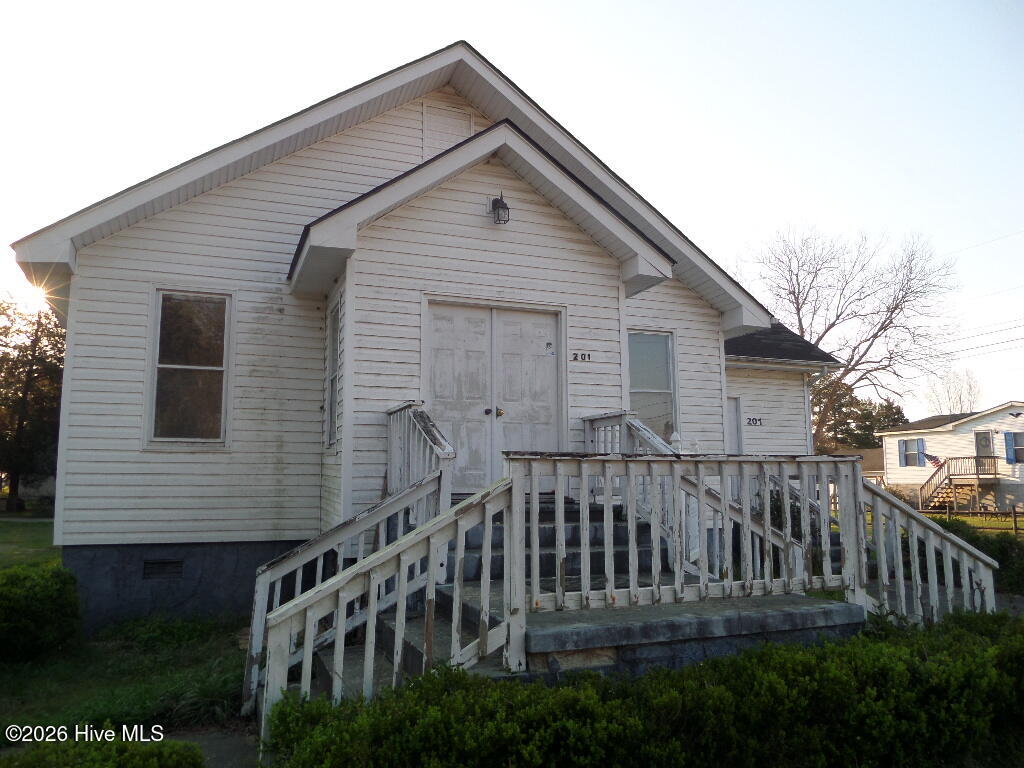 201 Ellington Street Property Photo 28