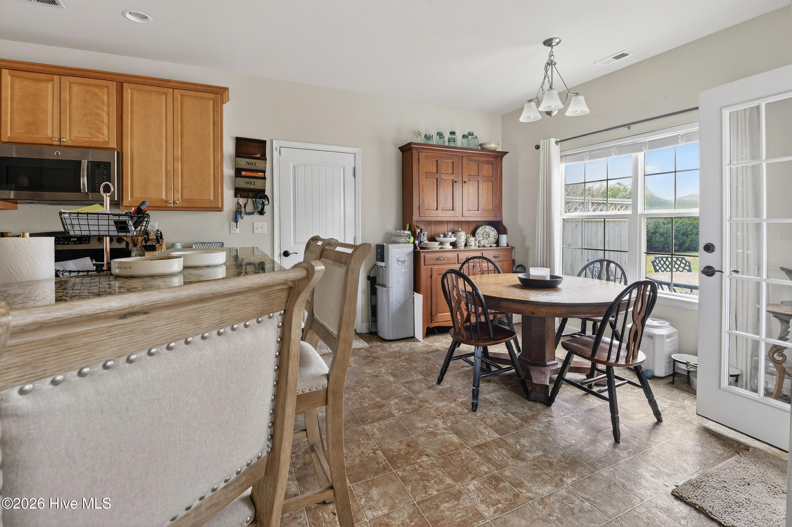 102 E Point Estates Road Property Photo 15