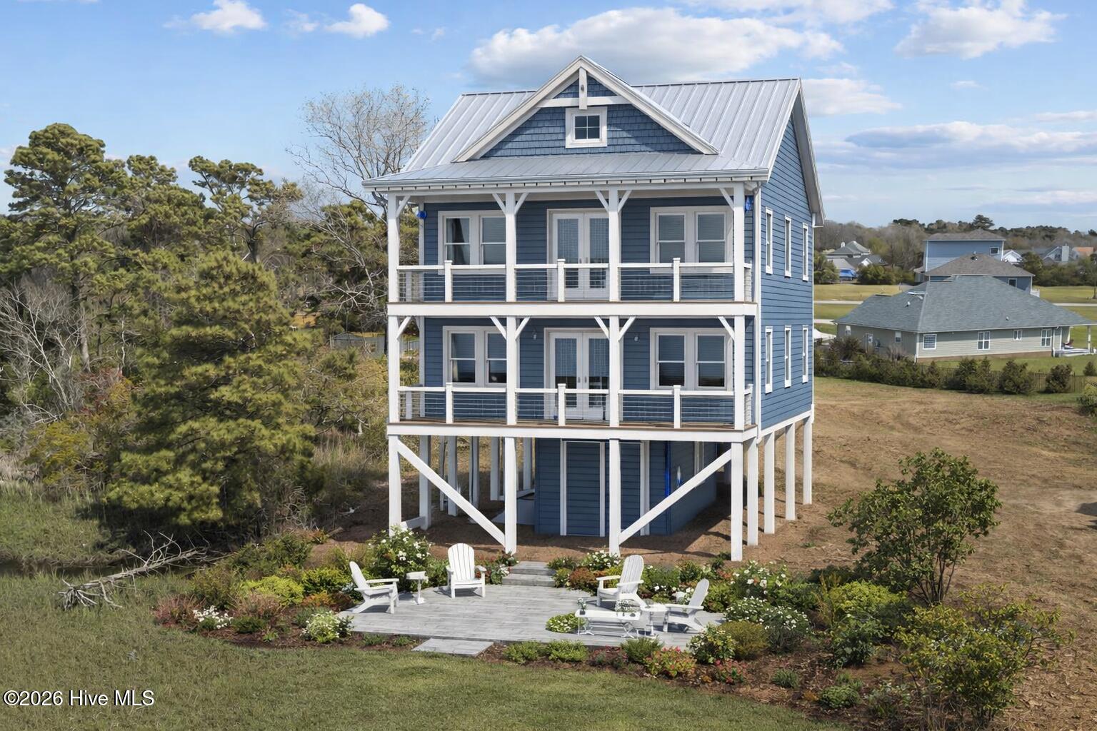 662 Fishermans Point Property Photo 10