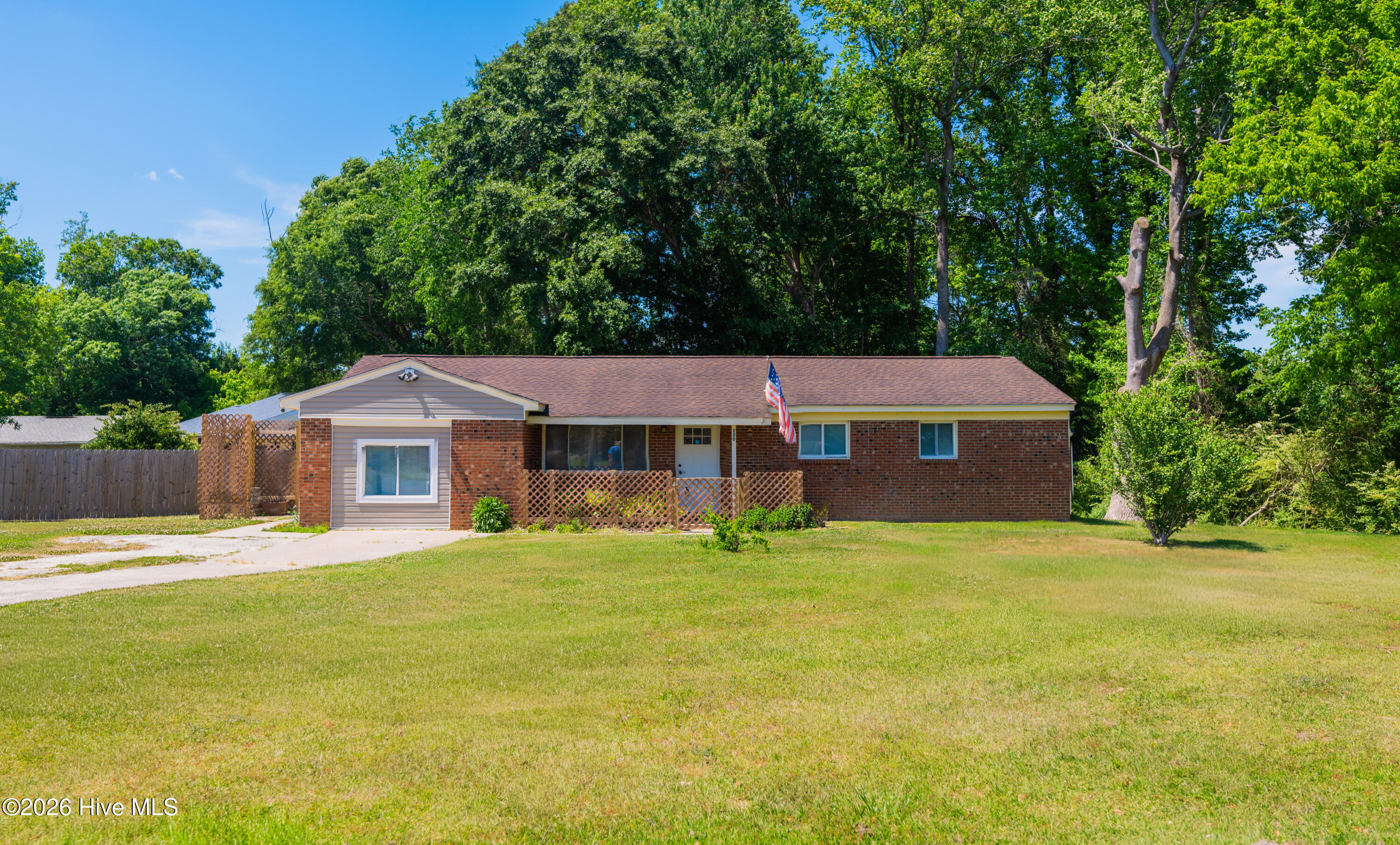 200 Dale Drive Property Photo 1