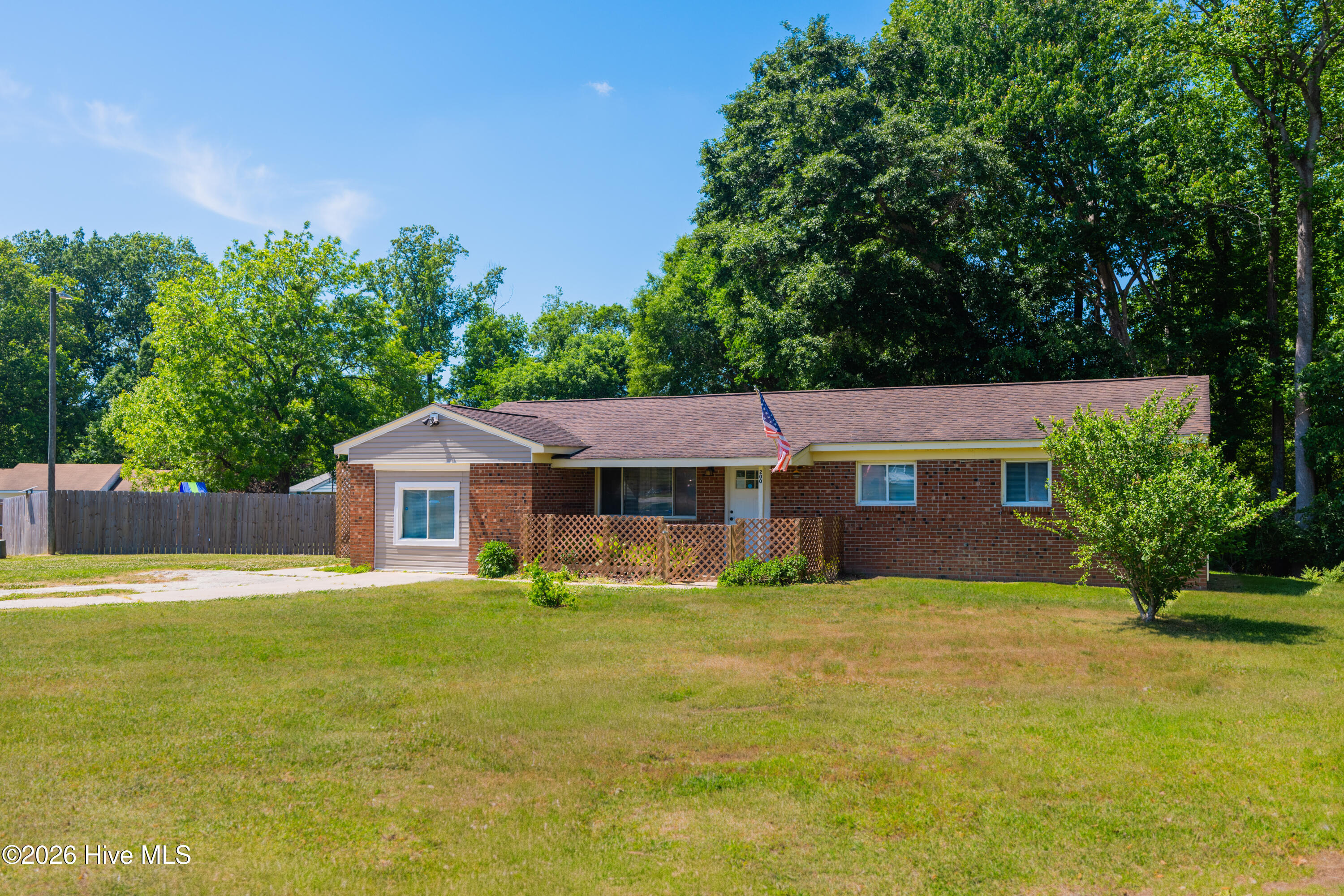 200 Dale Drive Property Photo 4