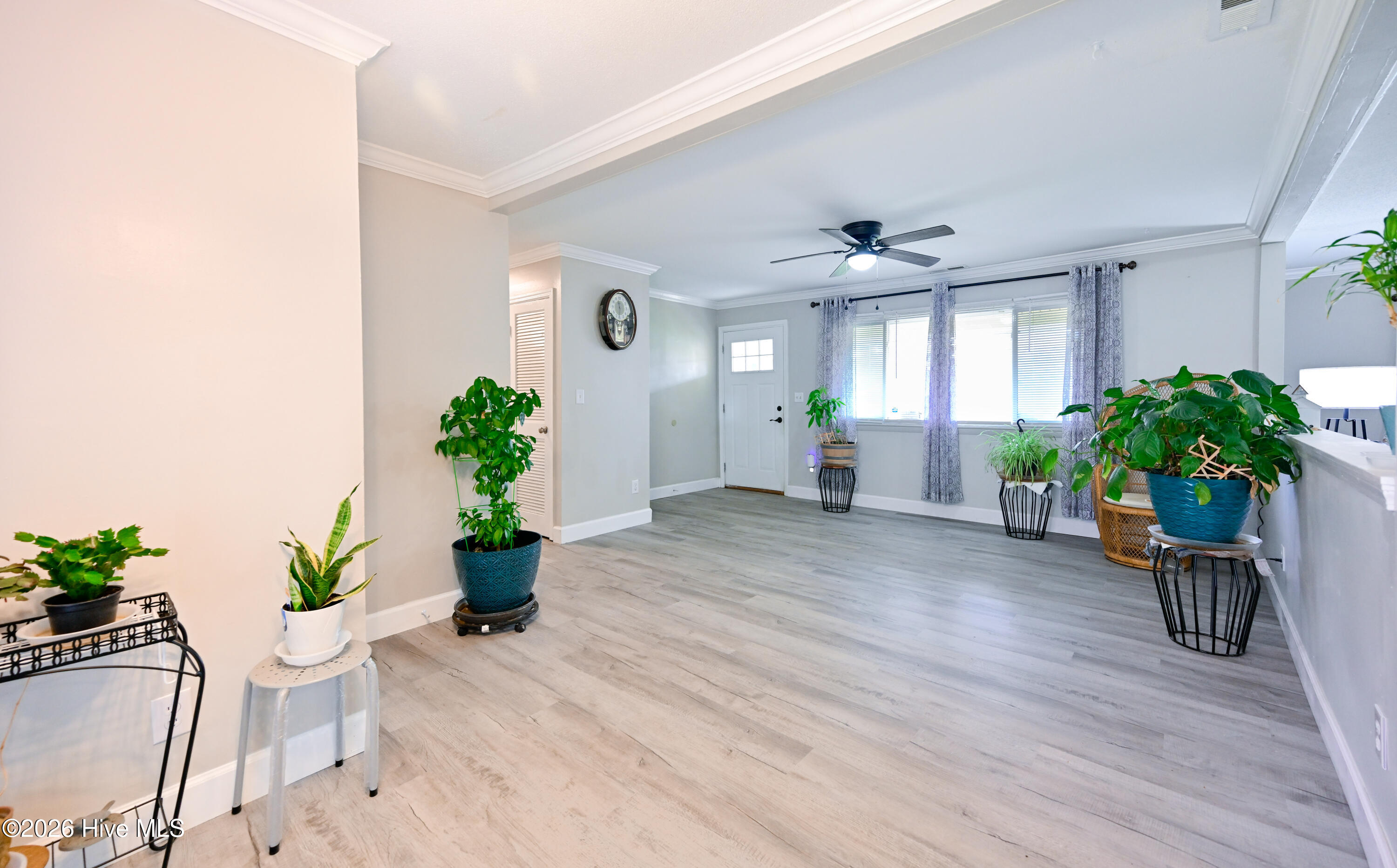 200 Dale Drive Property Photo 8
