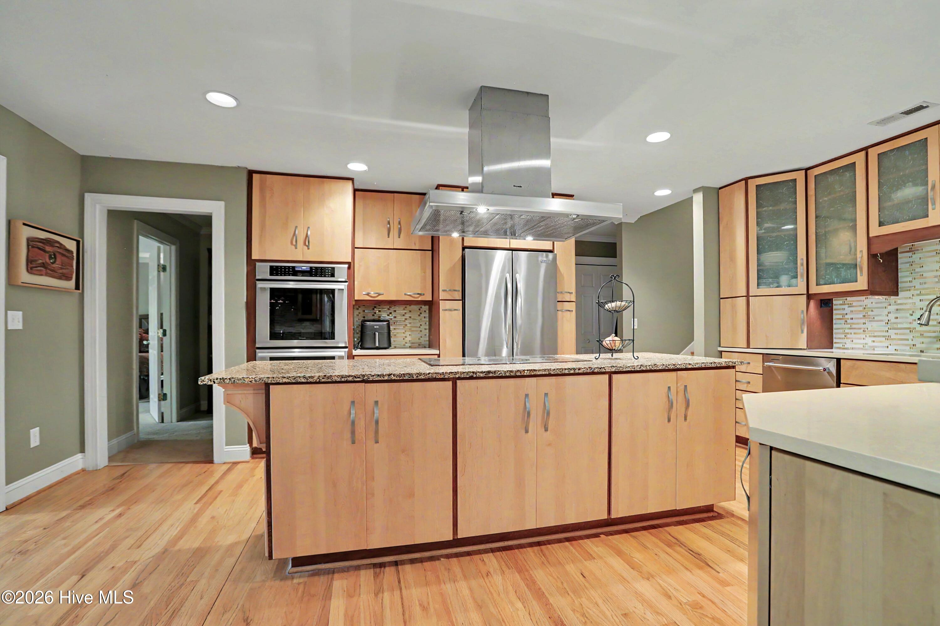 4127 Cape Landing Road Property Photo 6