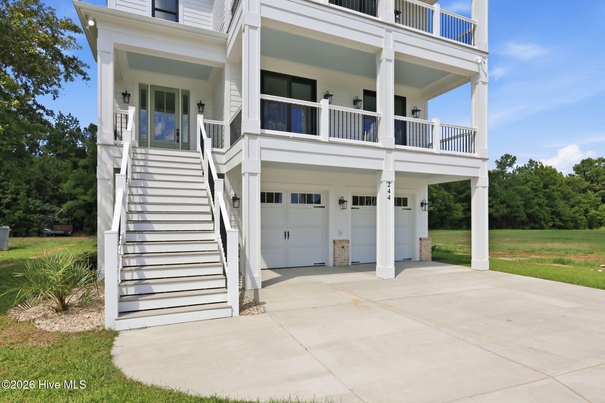 244 Colleton Square Property Photo 2