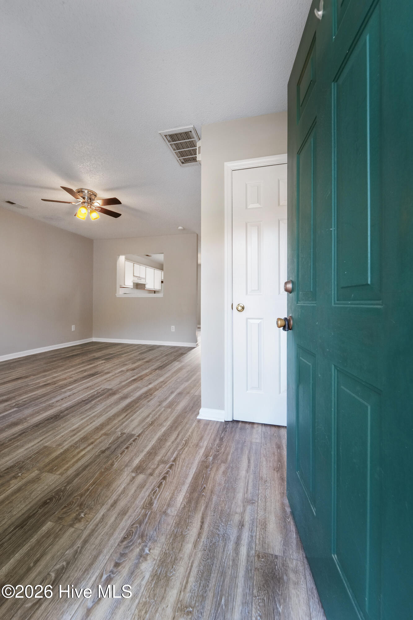 207 Pinegrove Court Property Photo 2