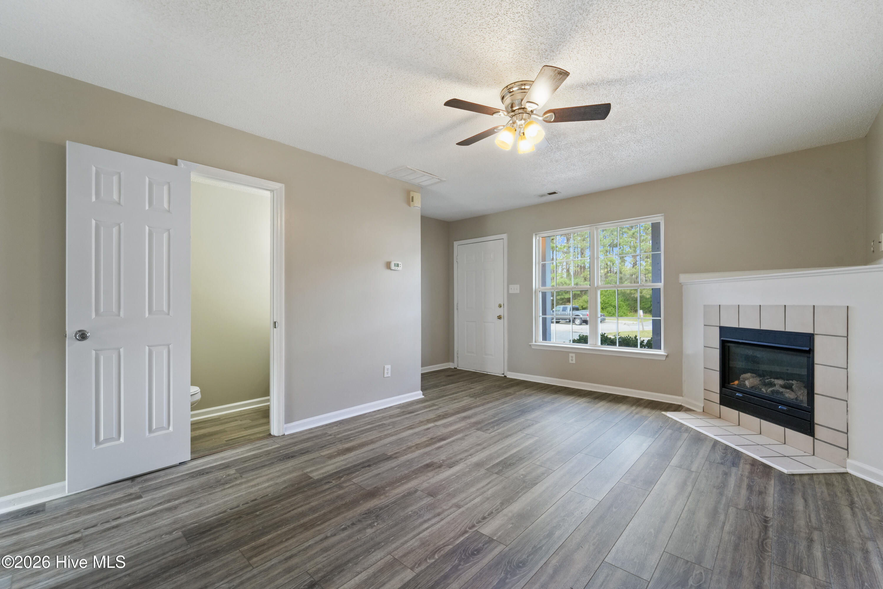 207 Pinegrove Court Property Photo 4