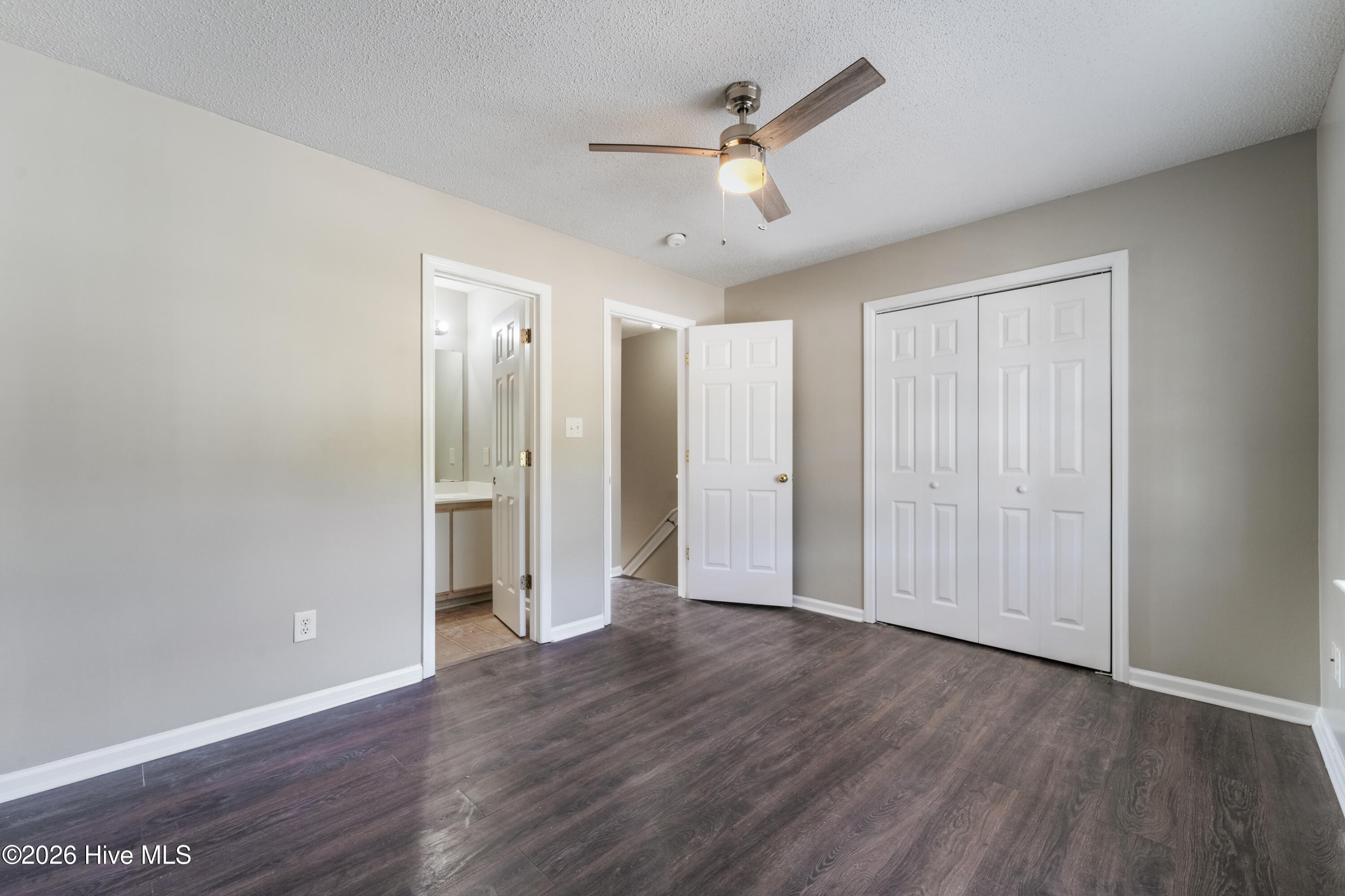 207 Pinegrove Court Property Photo 10