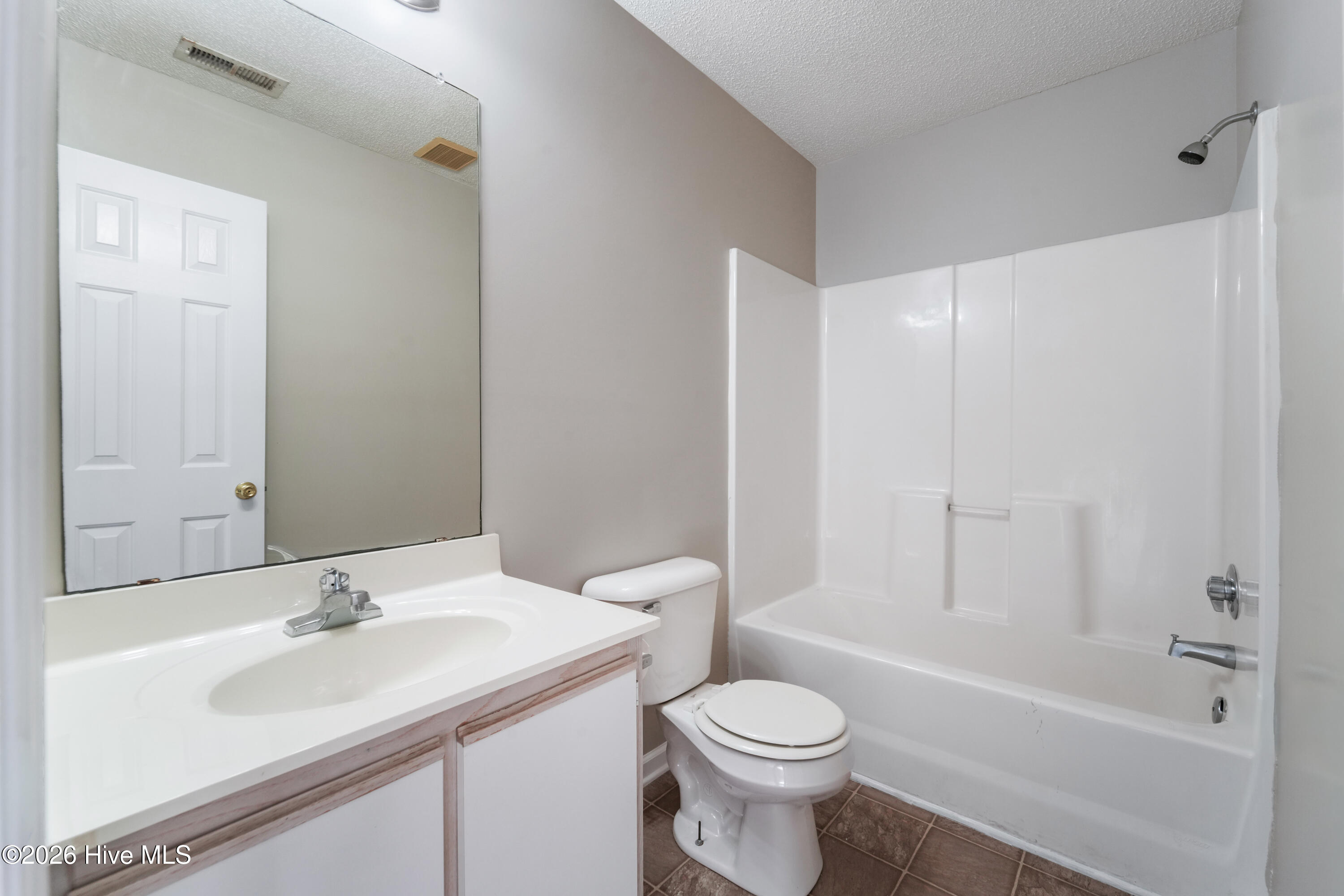 207 Pinegrove Court Property Photo 14