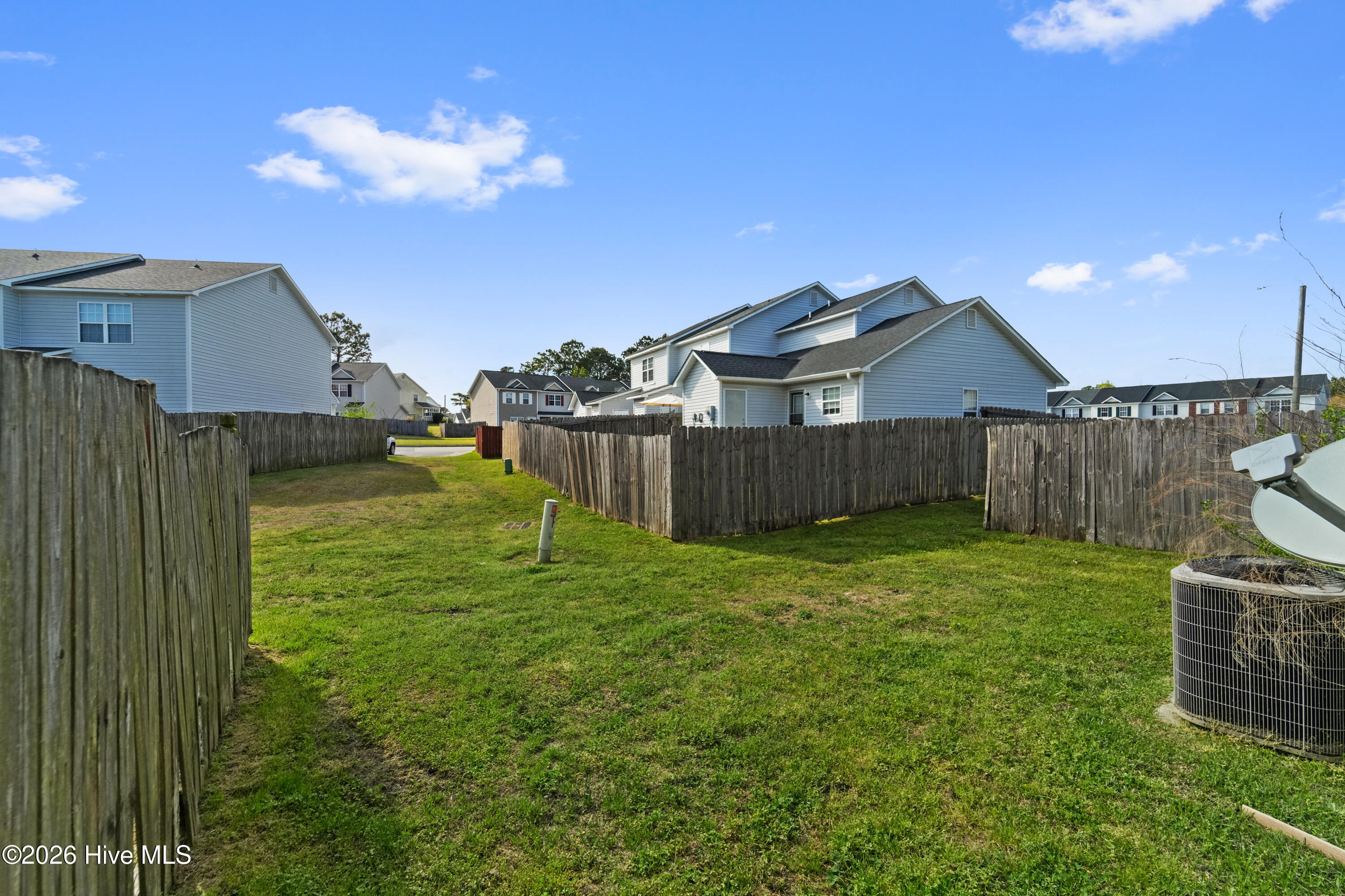 207 Pinegrove Court Property Photo 20