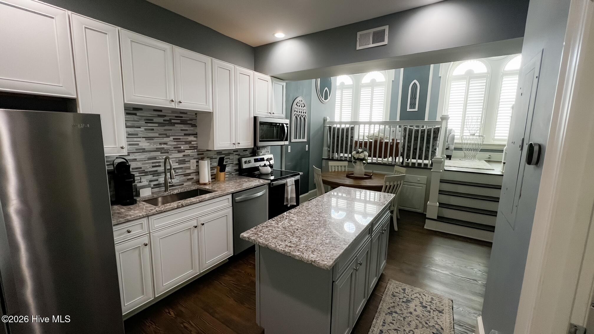 21 N Front Street 3d-1 Property Photo 1
