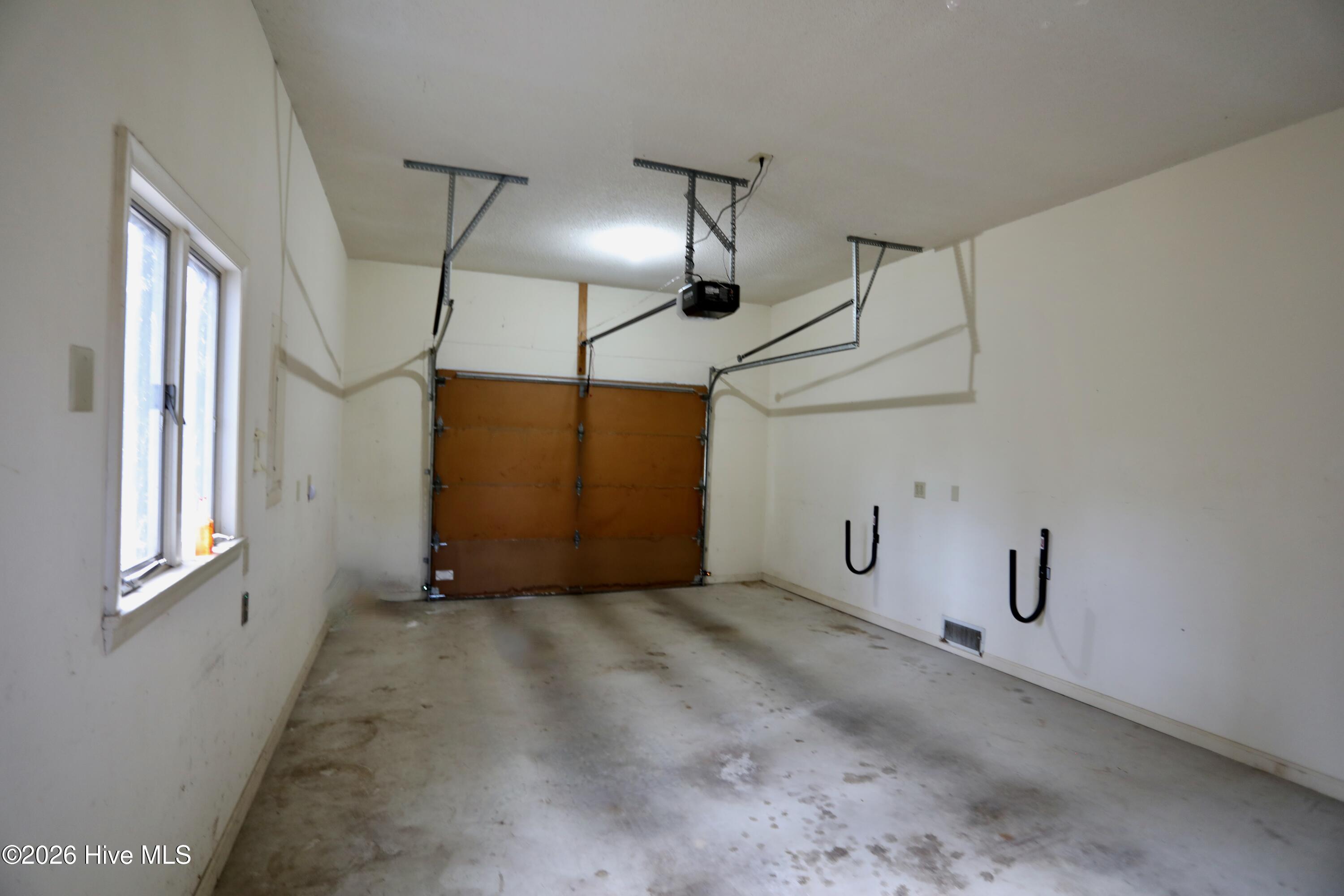 116 Shagbark Court Property Photo 5