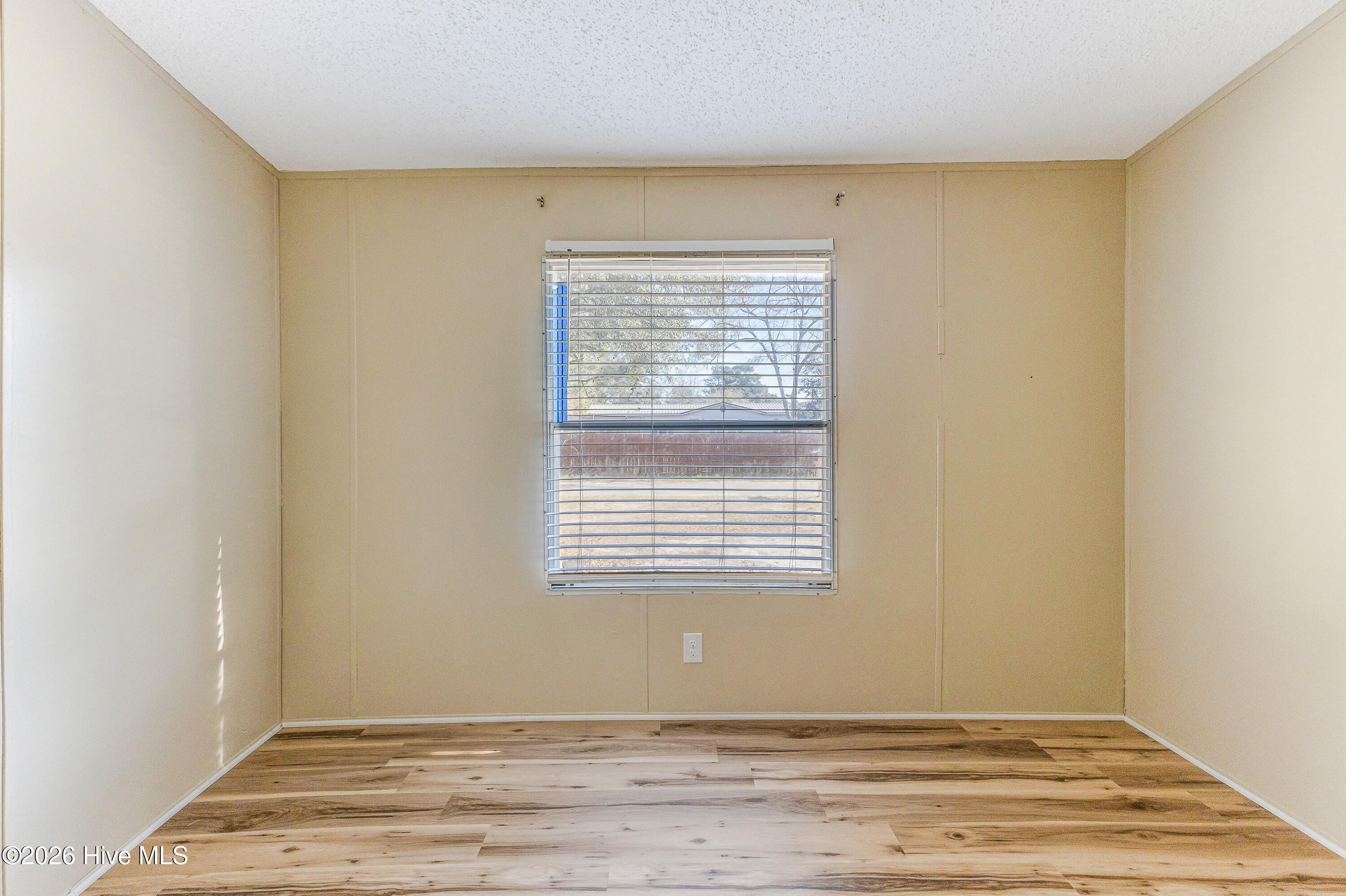 4690 Port Loop Road Se Property Photo 6
