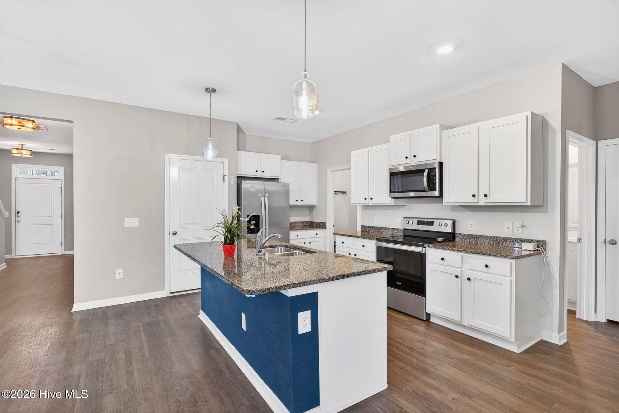 1573 Murre Court Se Property Photo 17