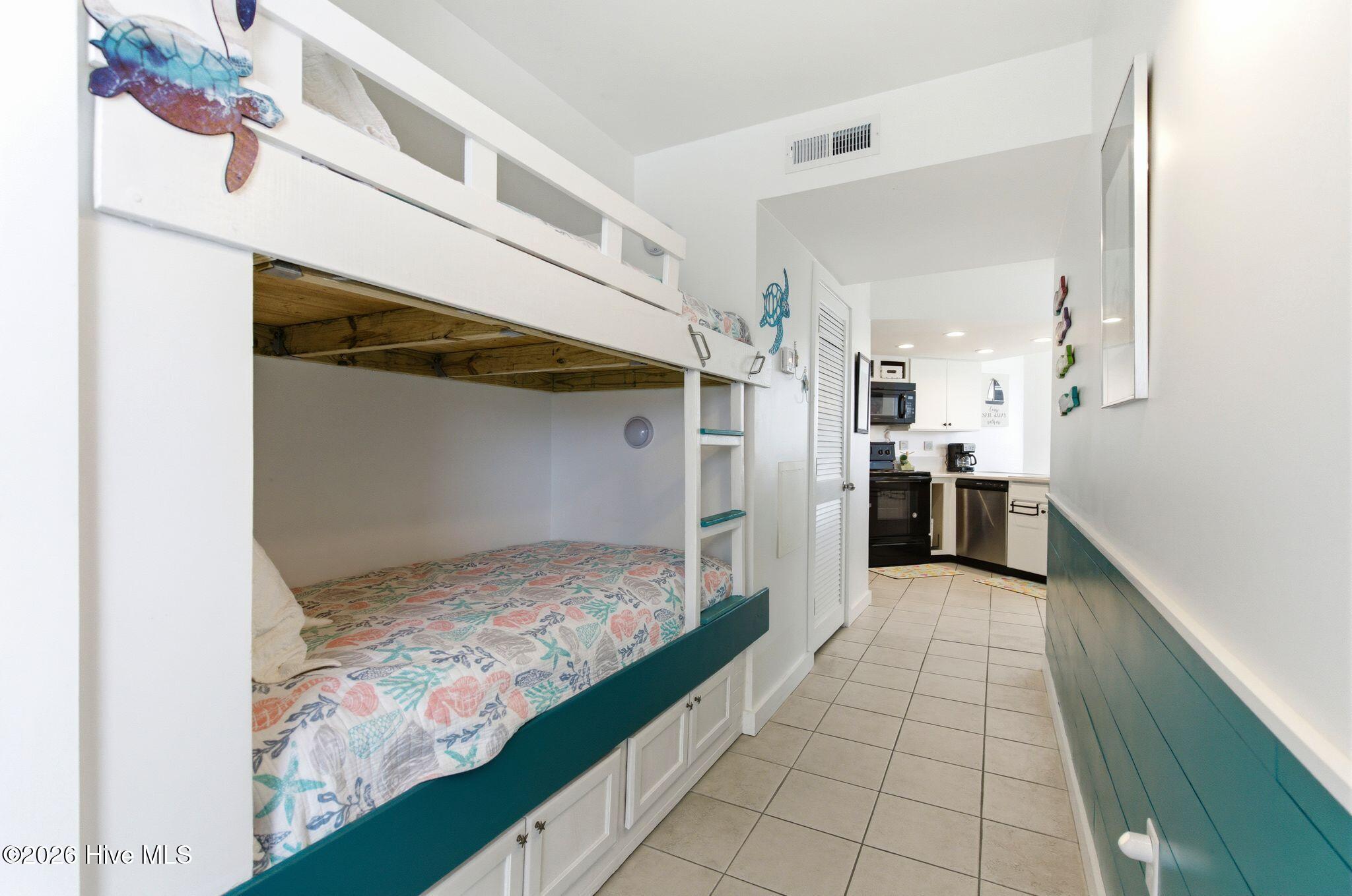 2000 New River Inlet Road 3201 Property Photo 4