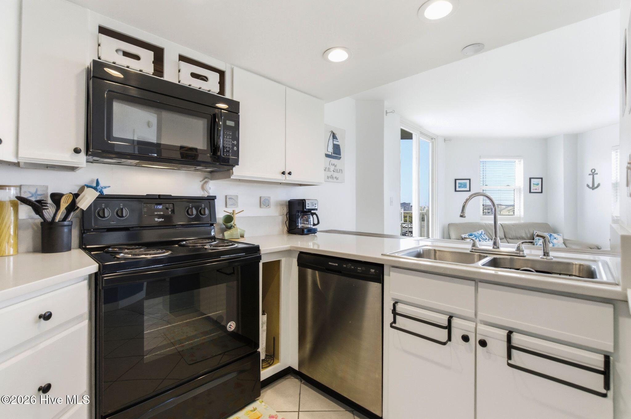 2000 New River Inlet Road 3201 Property Photo 11