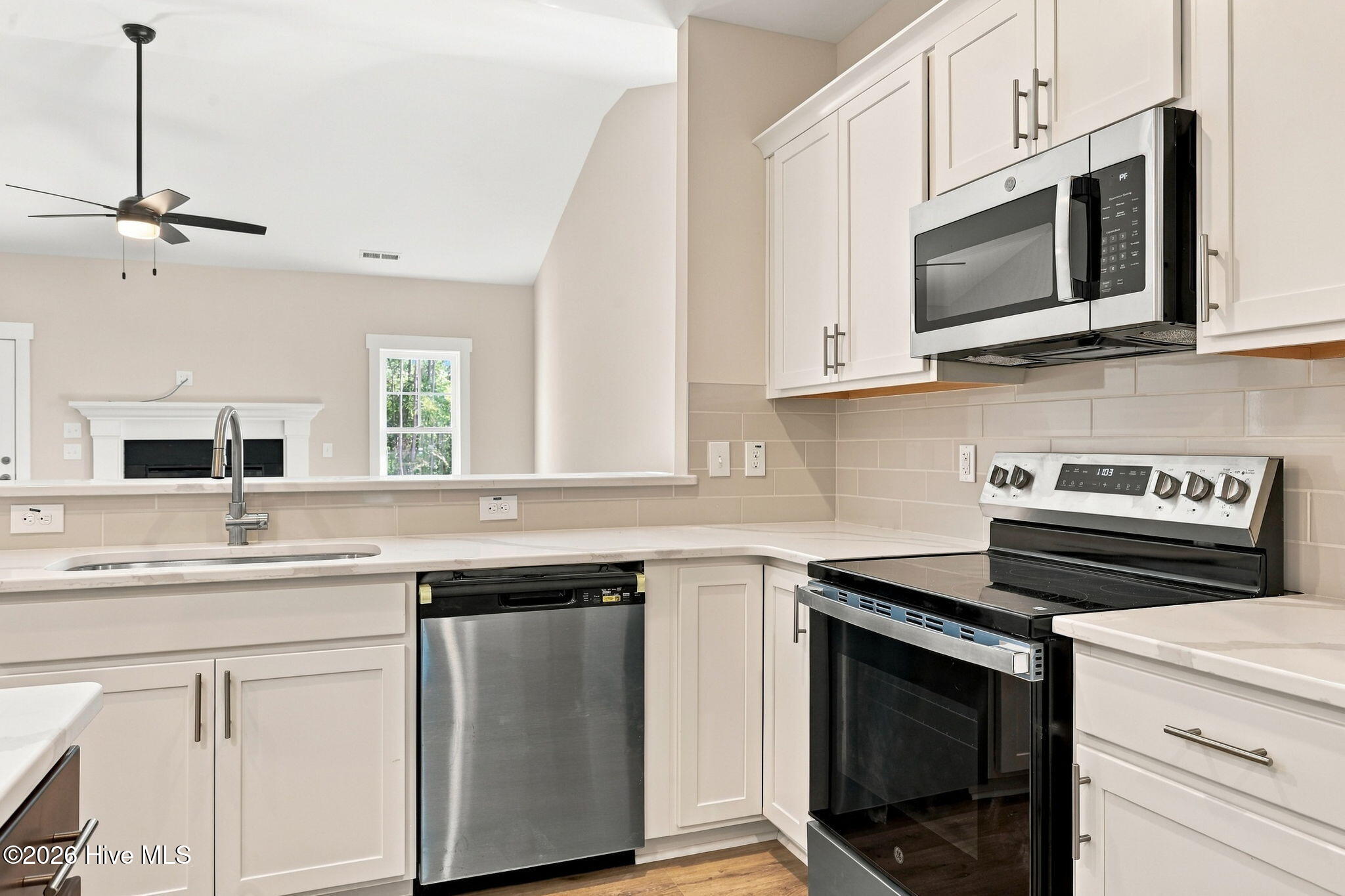 452 James Street Property Photo 10