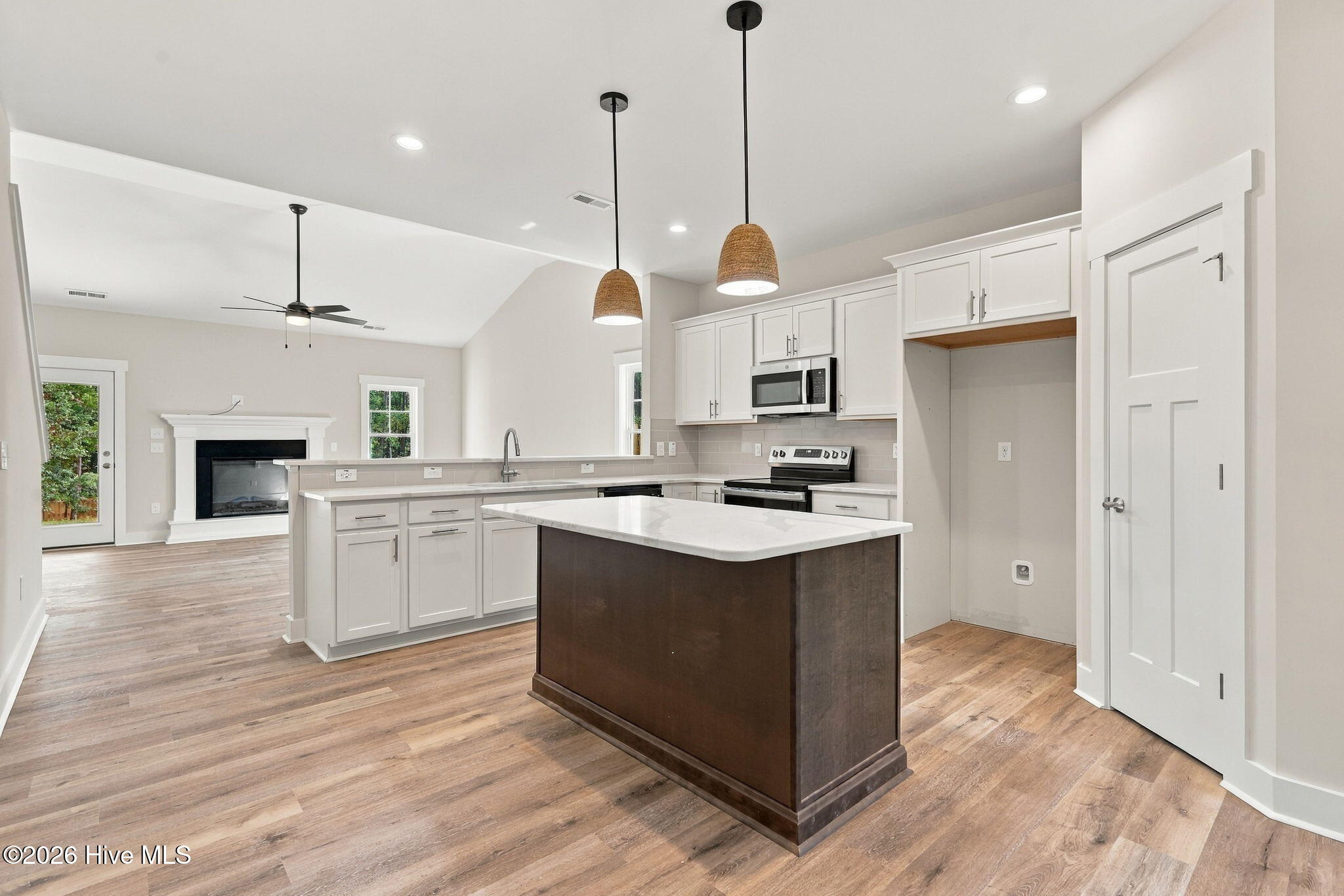 452 James Street Property Photo 11