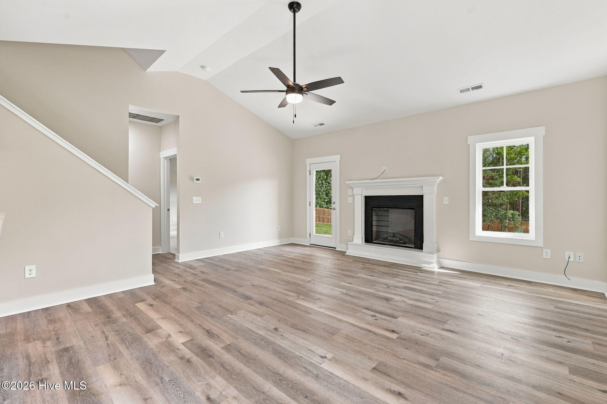 452 James Street Property Photo 15
