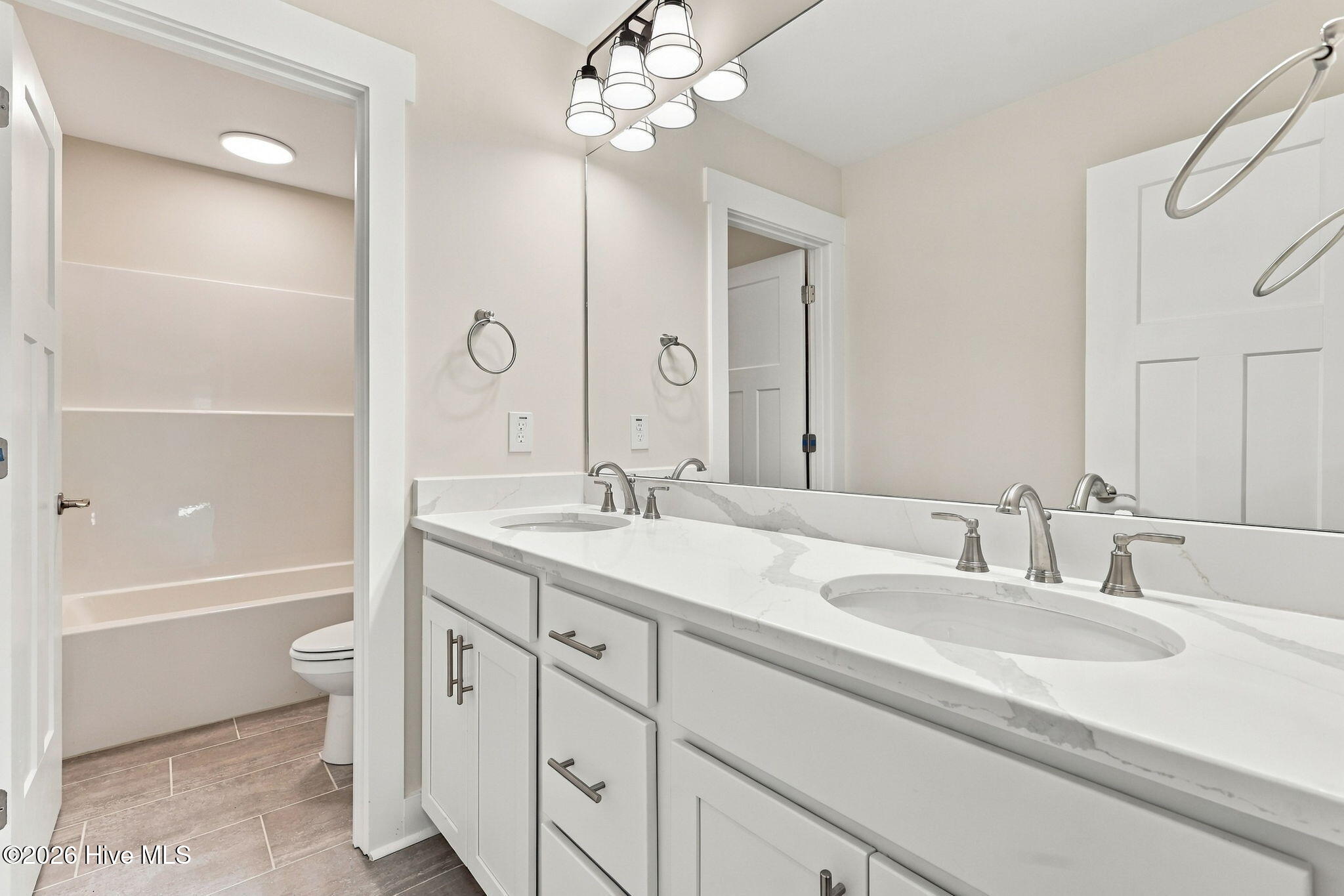 452 James Street Property Photo 18