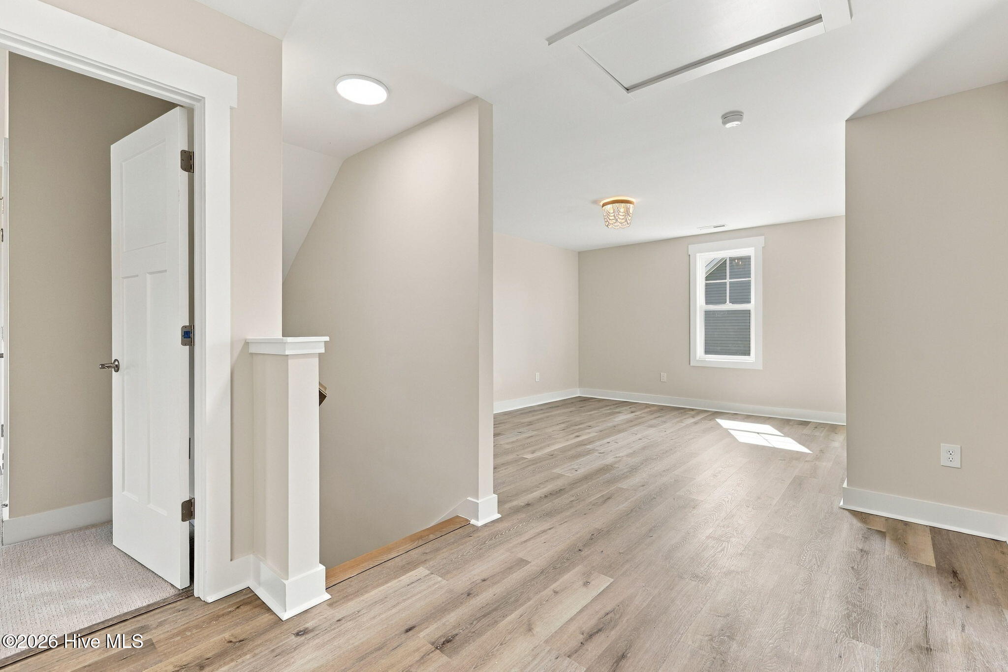 452 James Street Property Photo 31