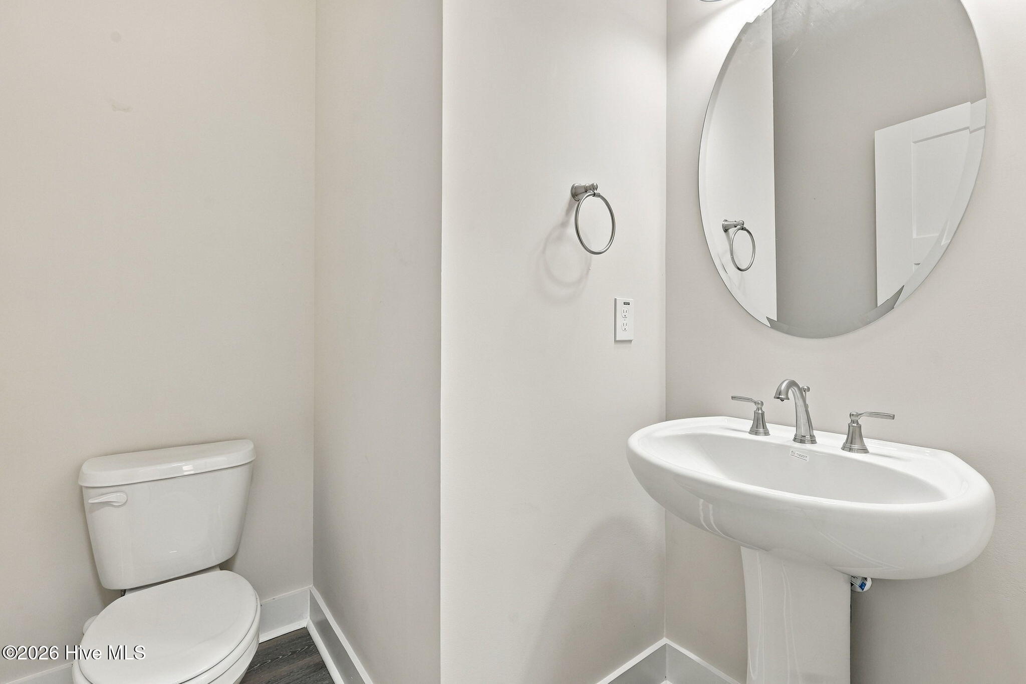 452 James Street Property Photo 32