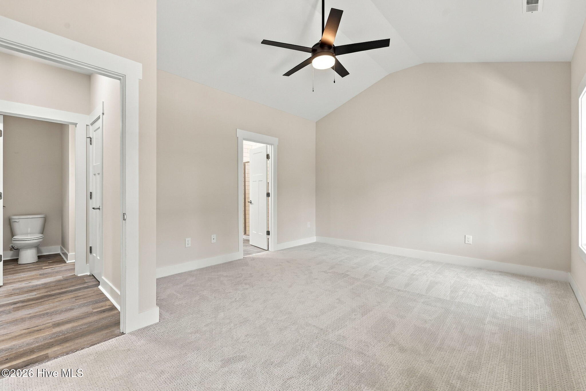 452 James Street Property Photo 33
