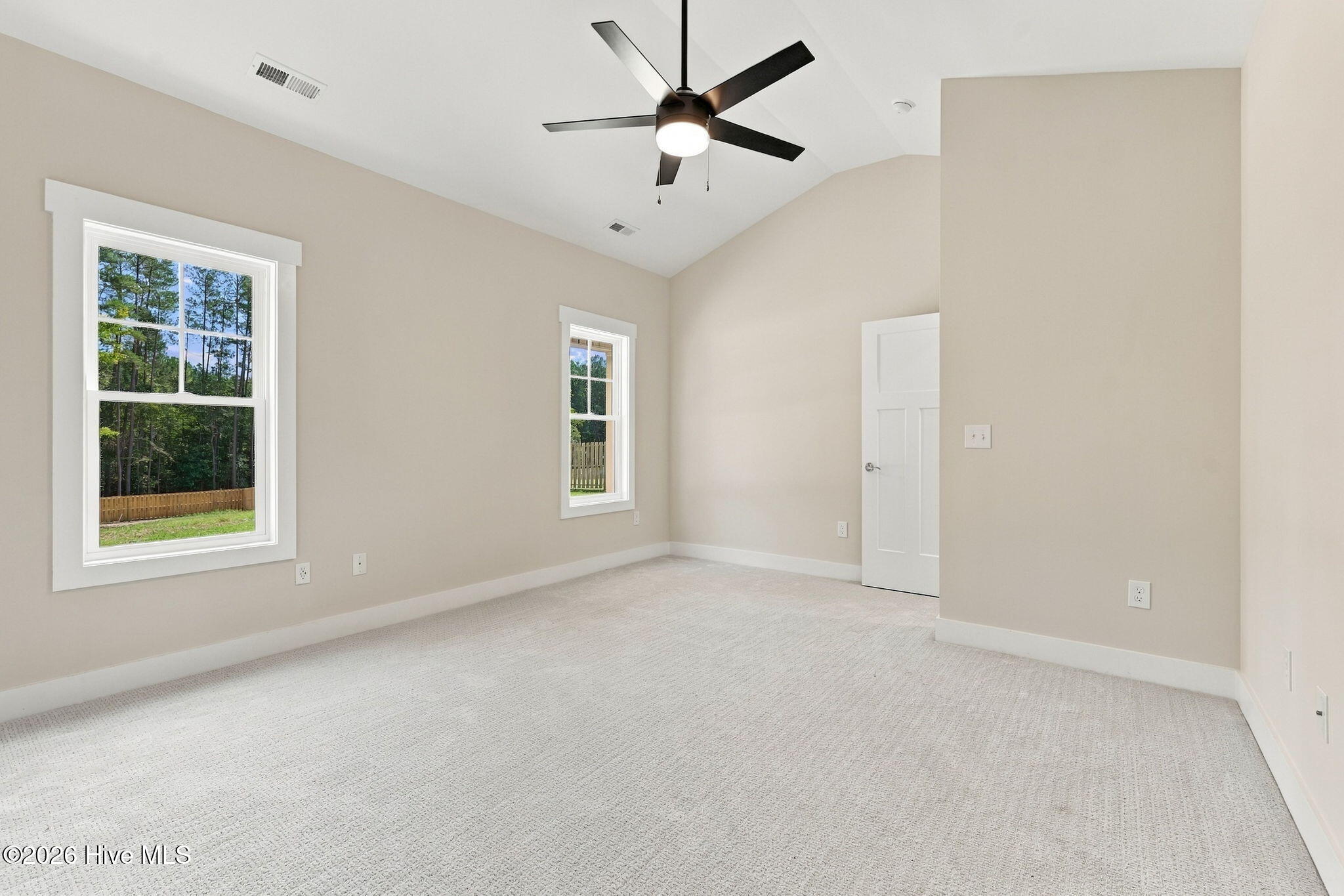 452 James Street Property Photo 34