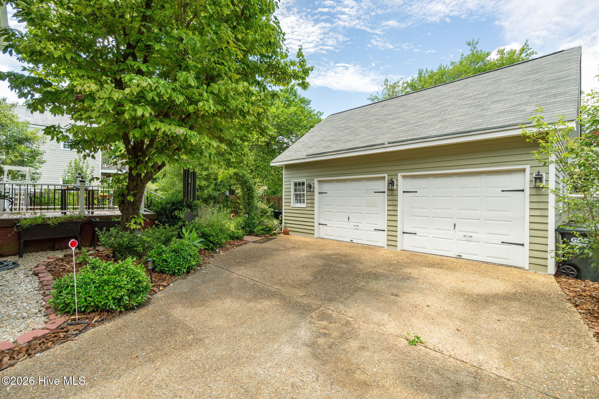 804 Pollock Street Property Photo 4