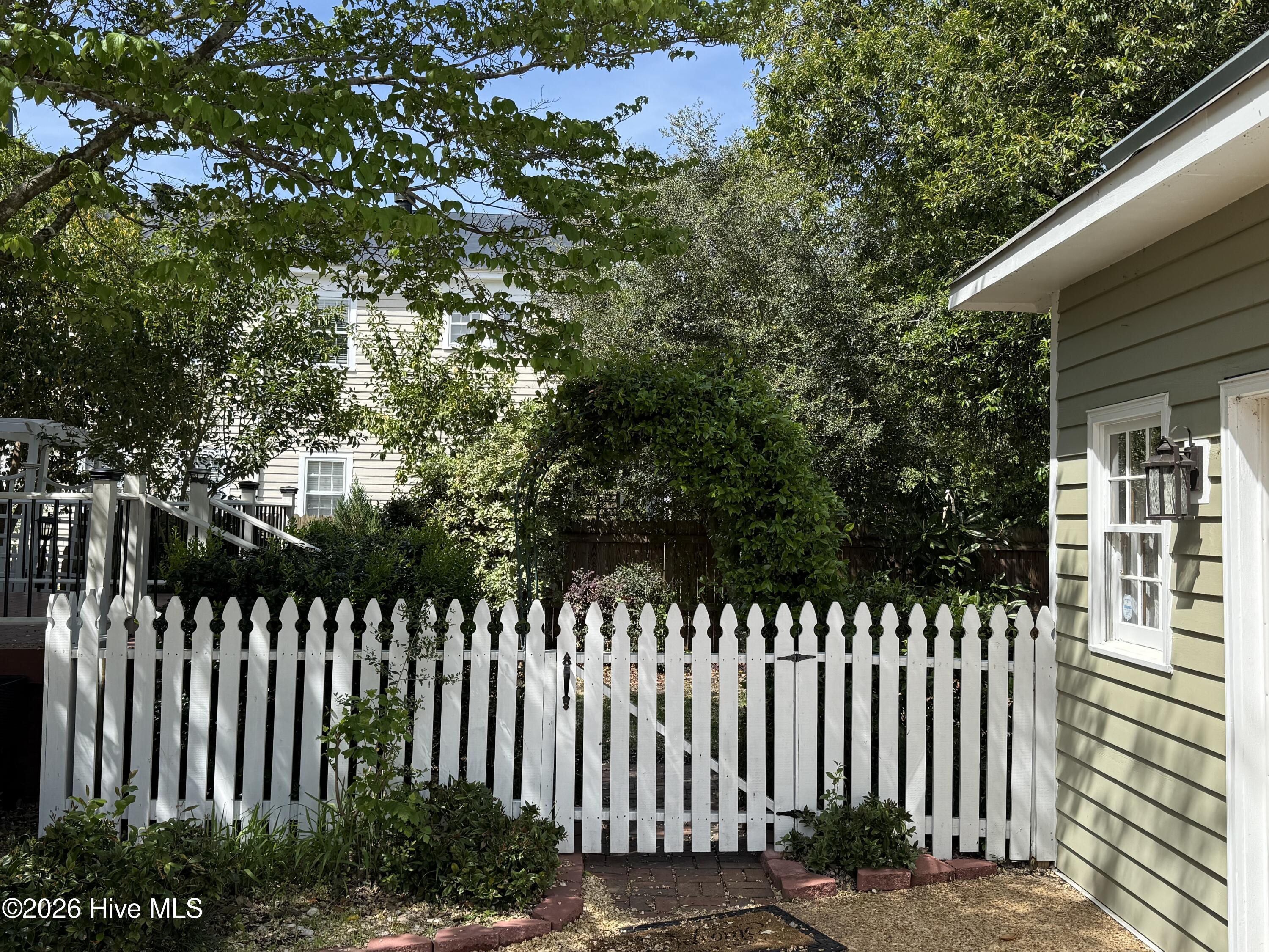 804 Pollock Street Property Photo 47