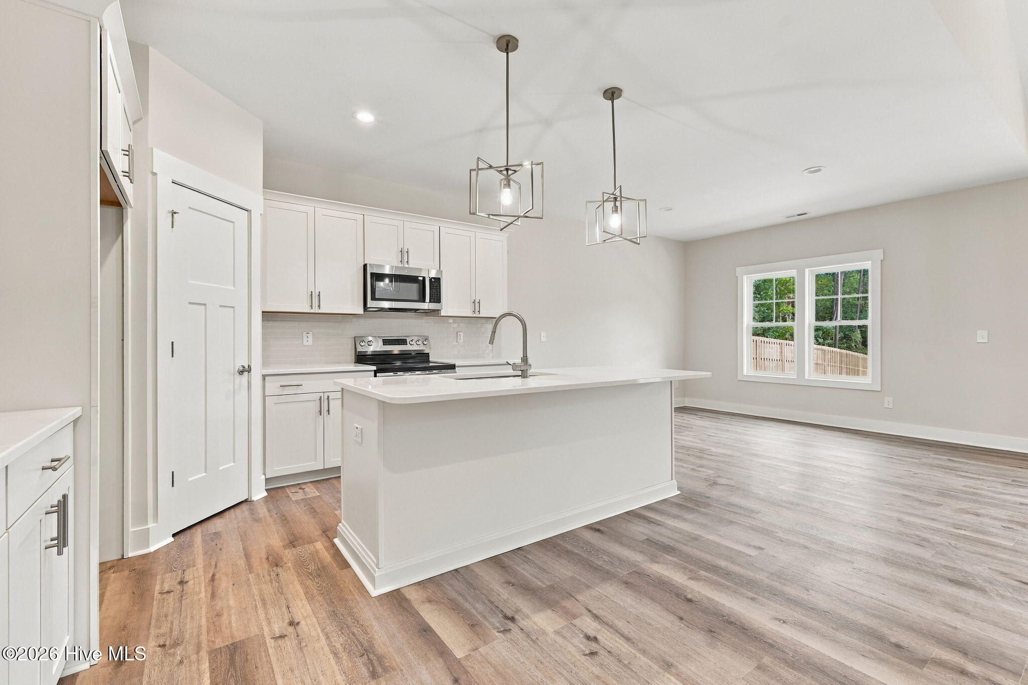 454 James Street Property Photo 7