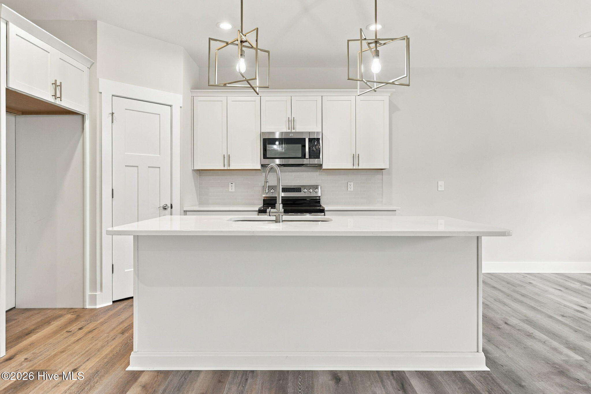 454 James Street Property Photo 8