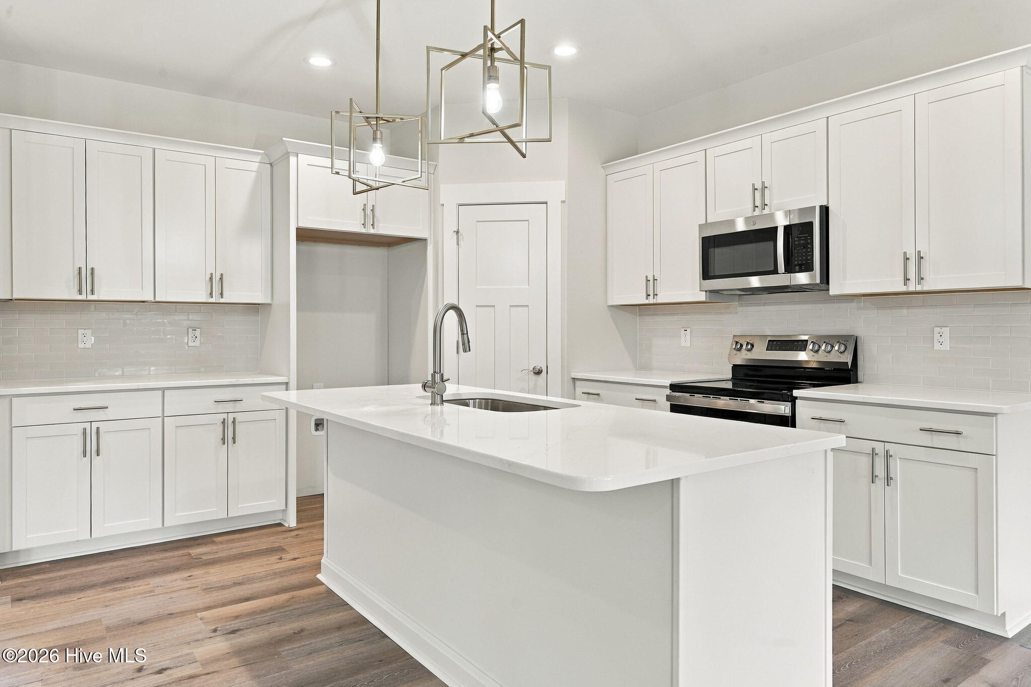 454 James Street Property Photo 9