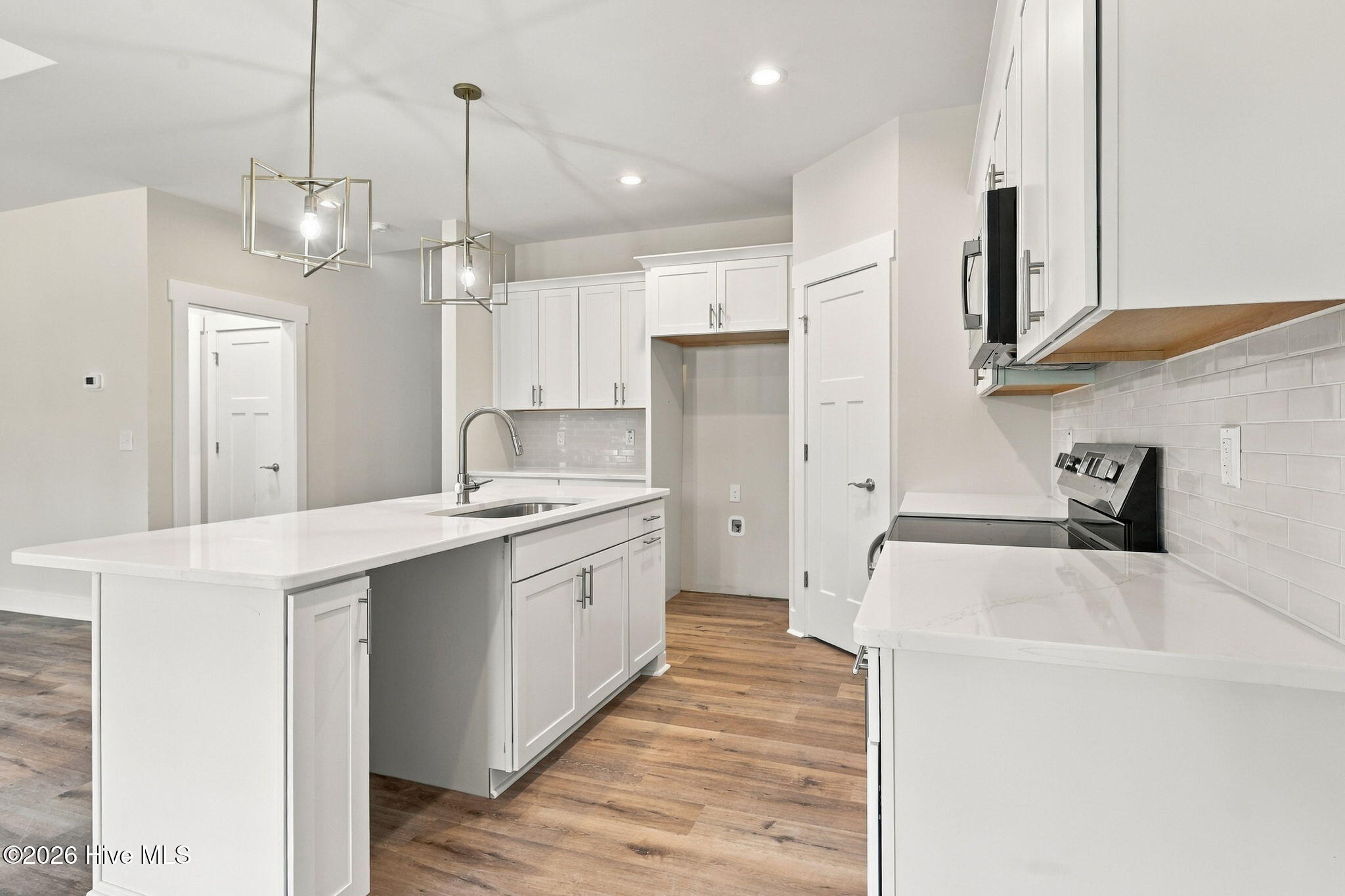 454 James Street Property Photo 10