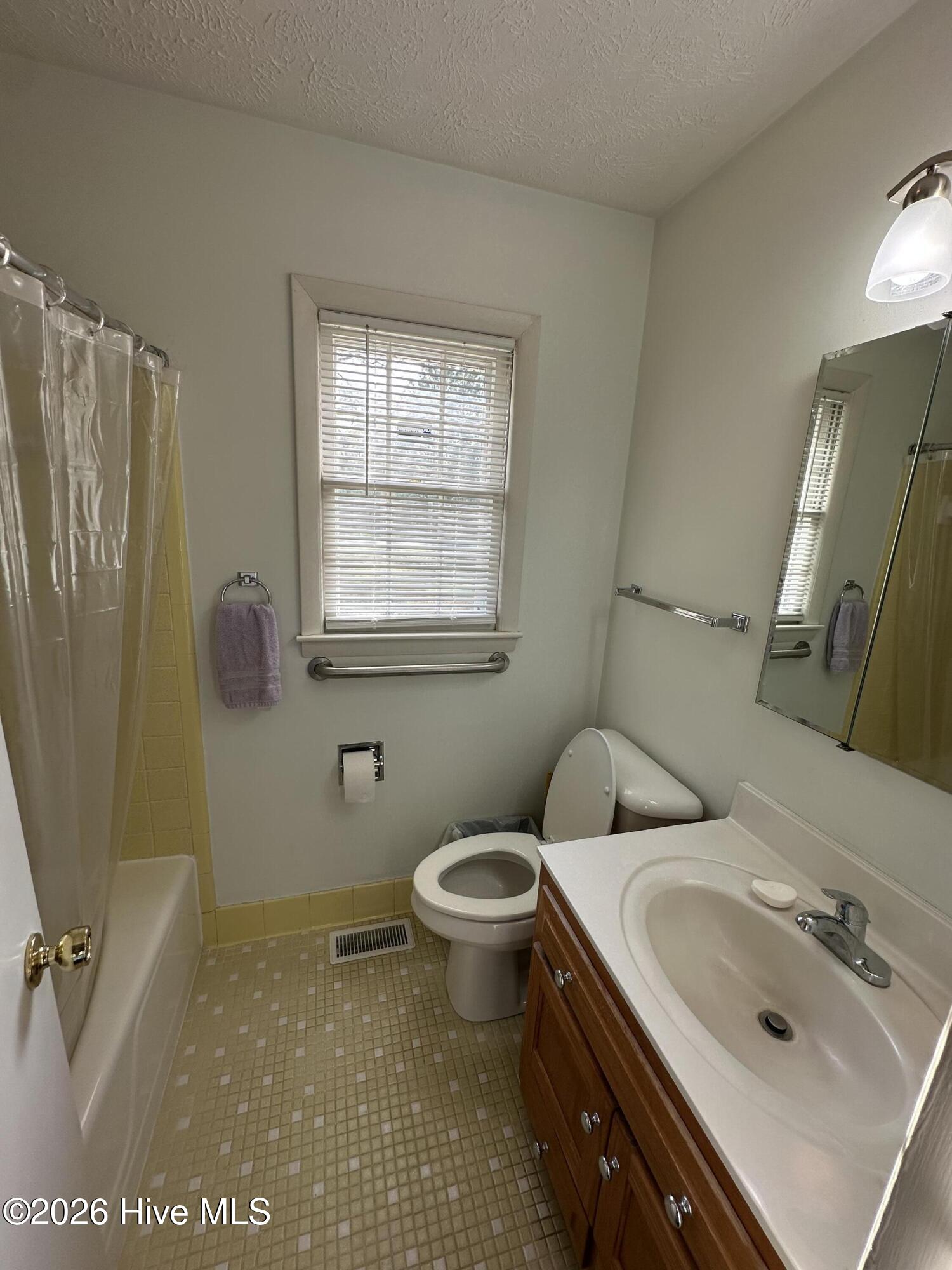406 Johns Road Property Photo 9