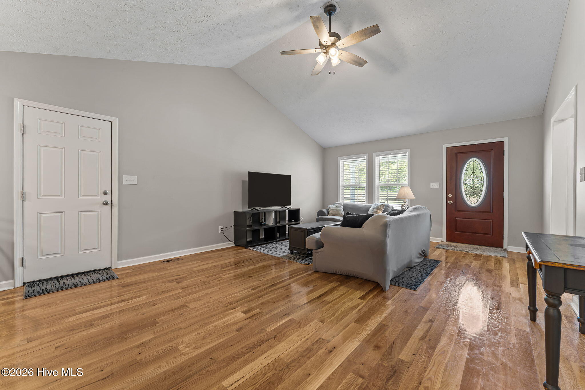 106 Walnut Avenue Property Photo 8