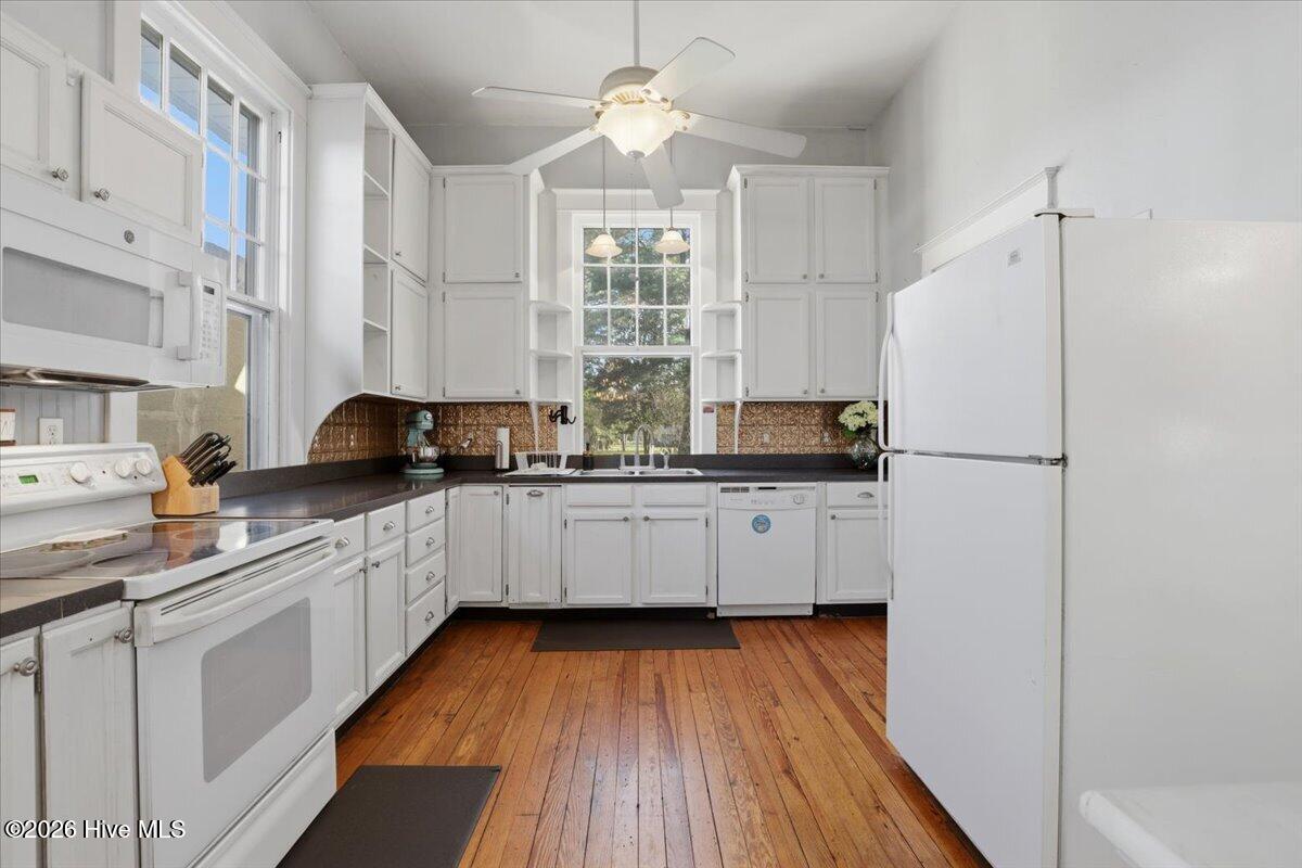 129 E Railroad Street Property Photo 15