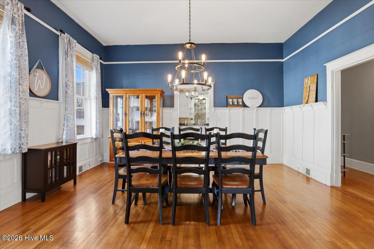 129 E Railroad Street Property Photo 18