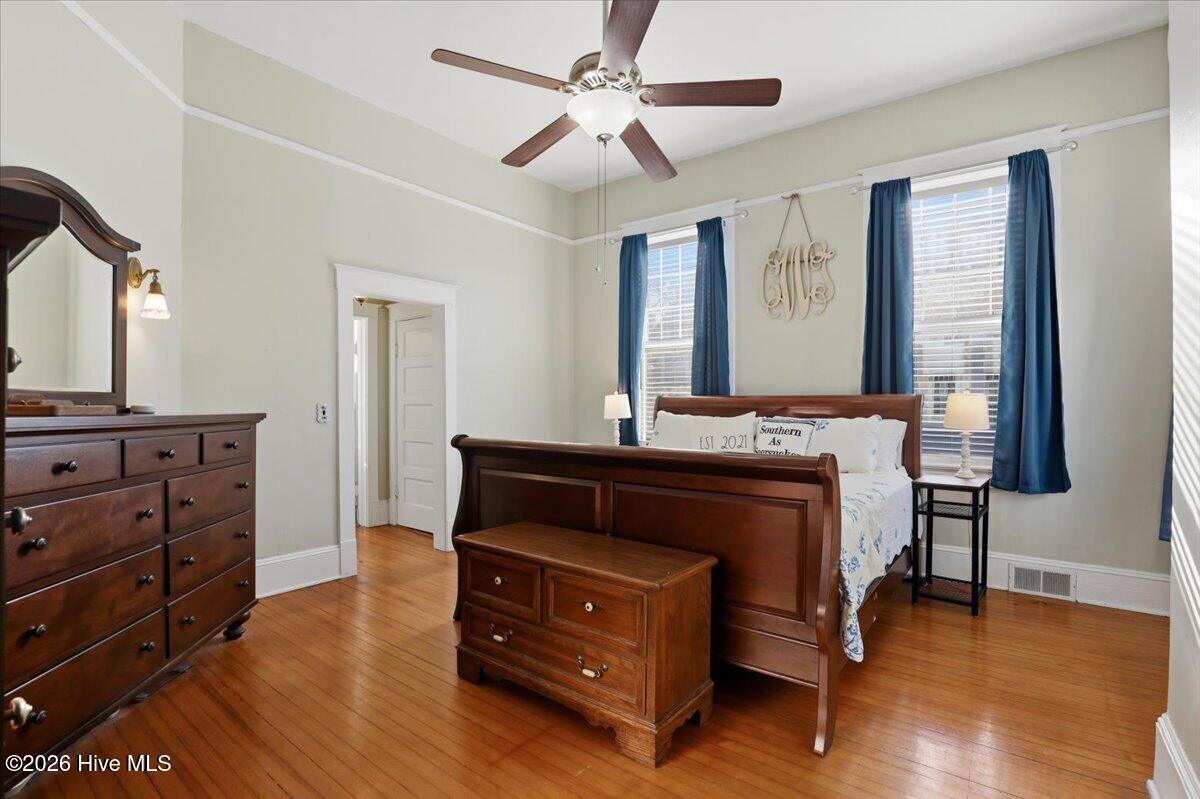 129 E Railroad Street Property Photo 19