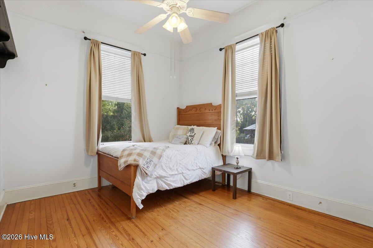 129 E Railroad Street Property Photo 23