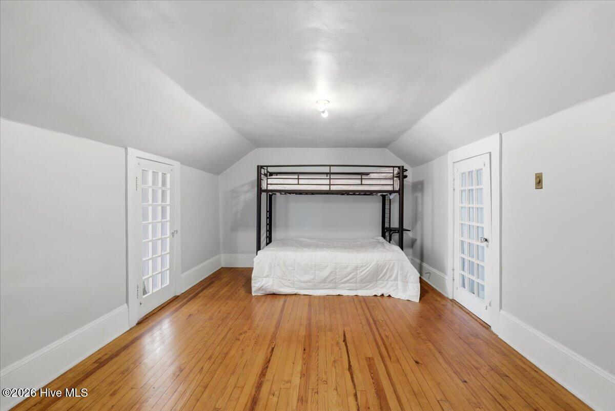129 E Railroad Street Property Photo 28