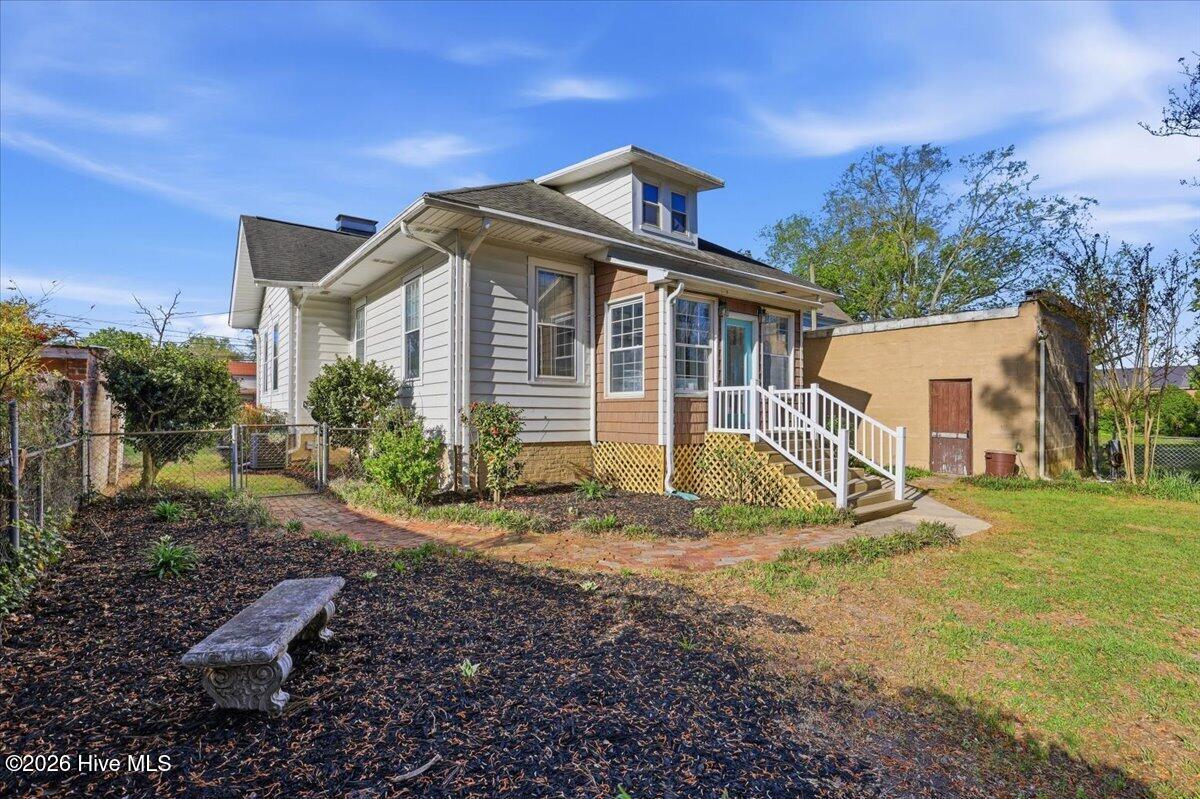 129 E Railroad Street Property Photo 34