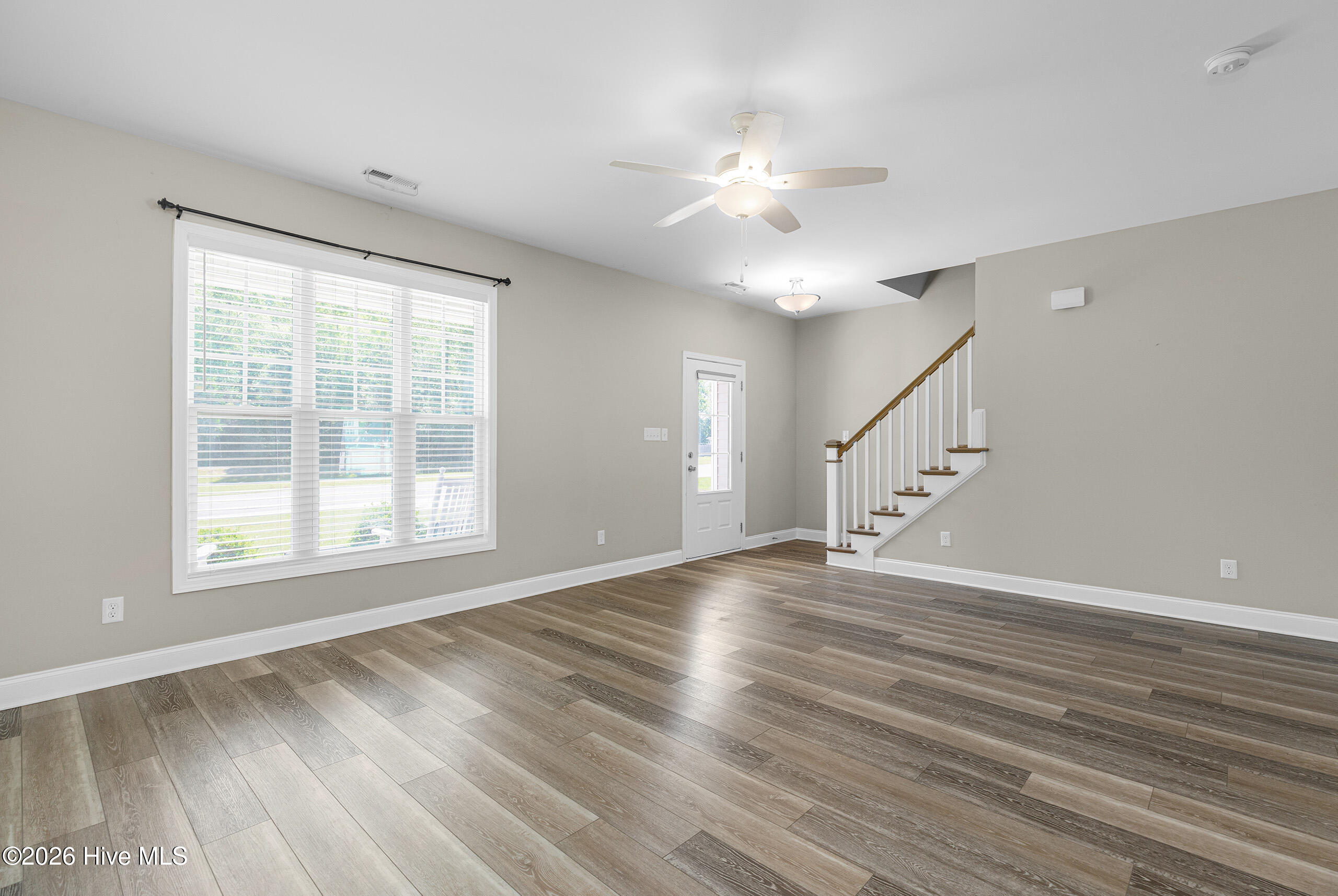 411 Jasmine Way Property Photo 9