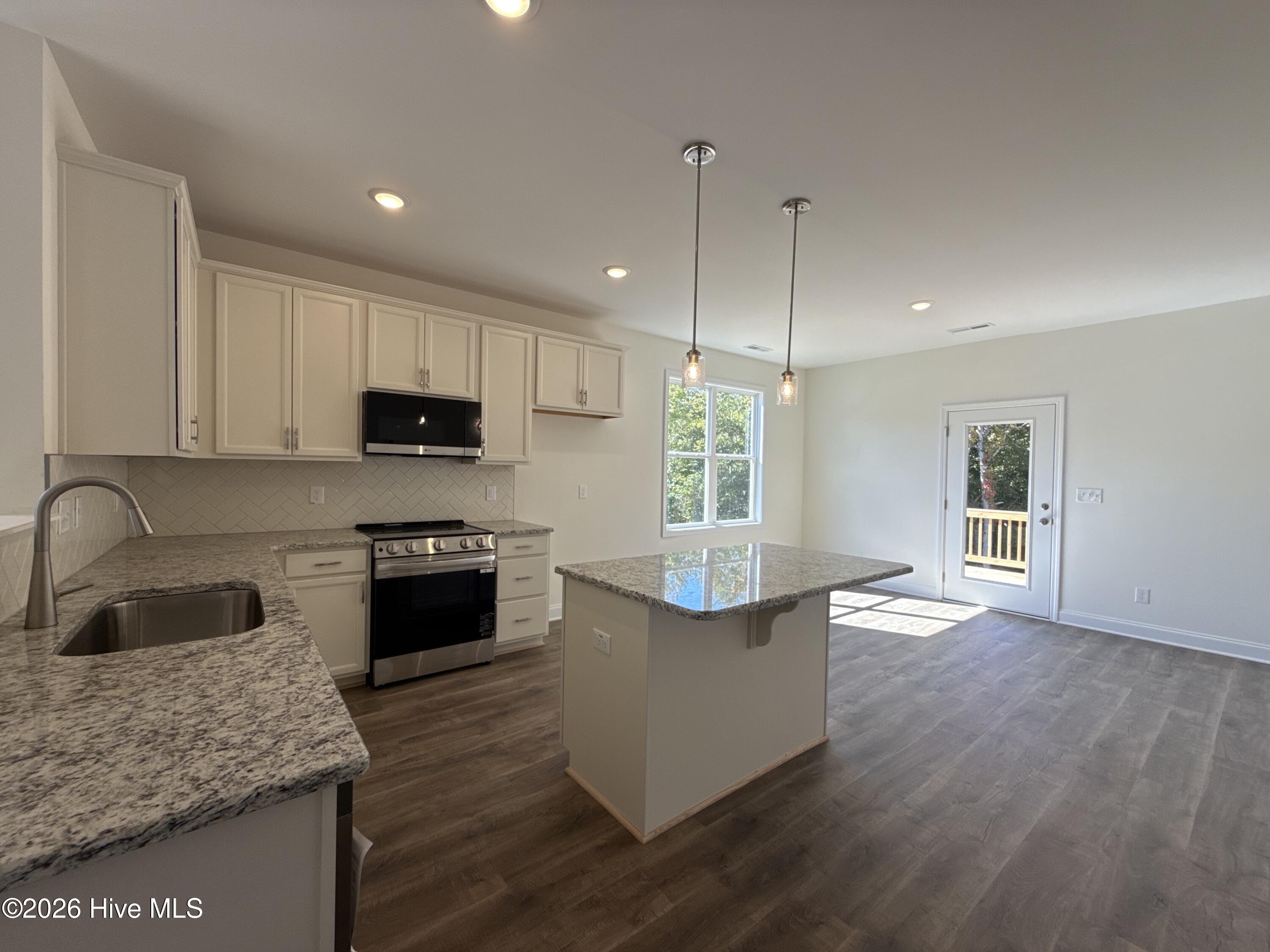 113 Cinnabar Street Property Photo 4